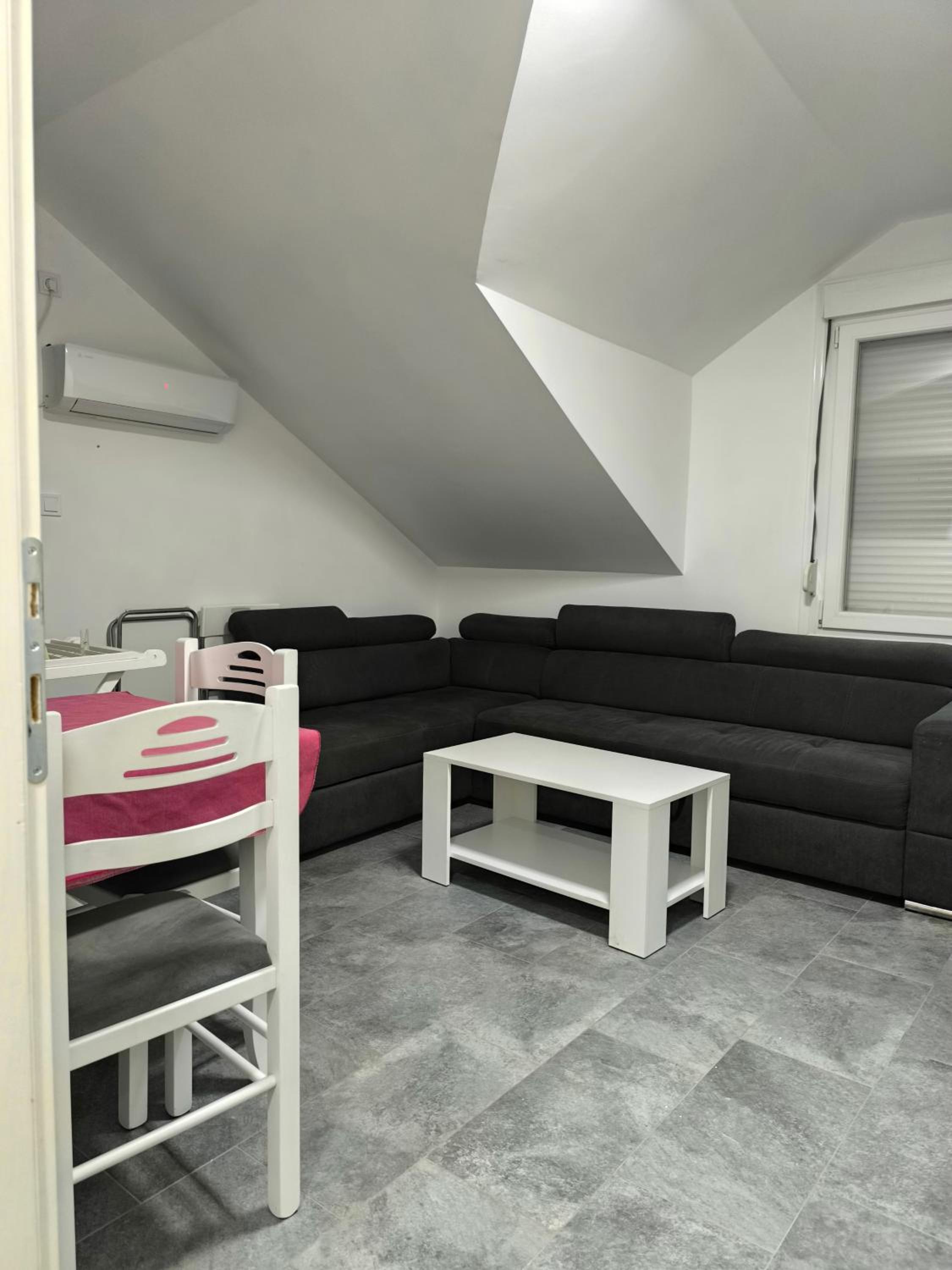 Apartmani Mijović