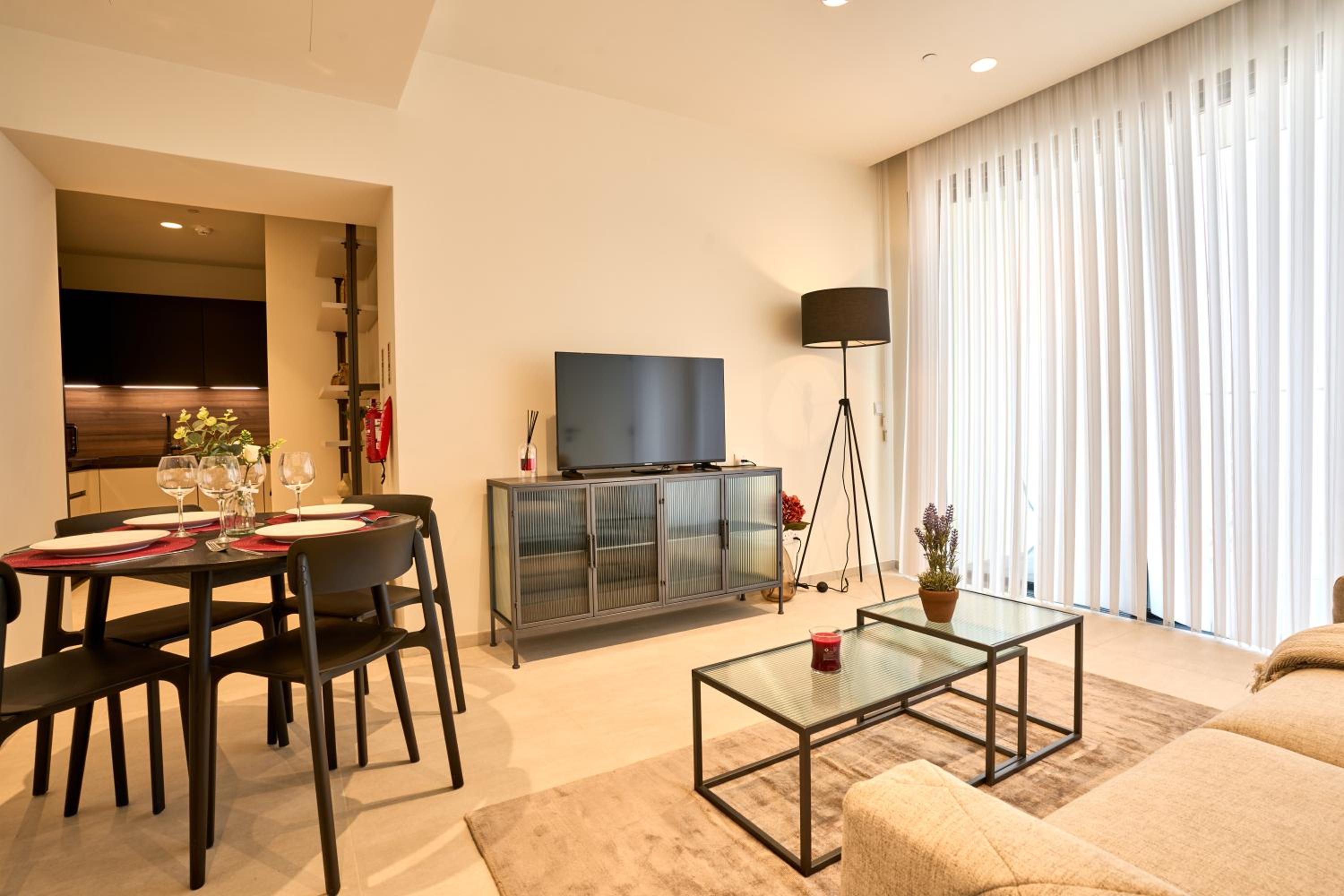 Luxury Apartment with Panoramic Sea views in Mercury Towers photo 4