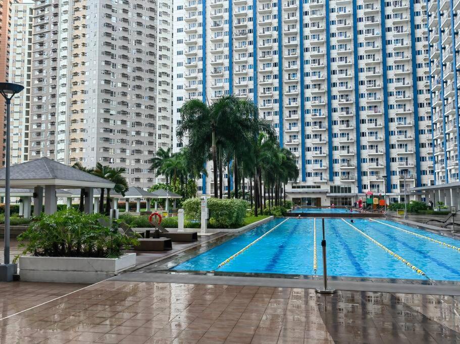 1BR Condotel with Balcony at SM Light Residences #LT04 view 3