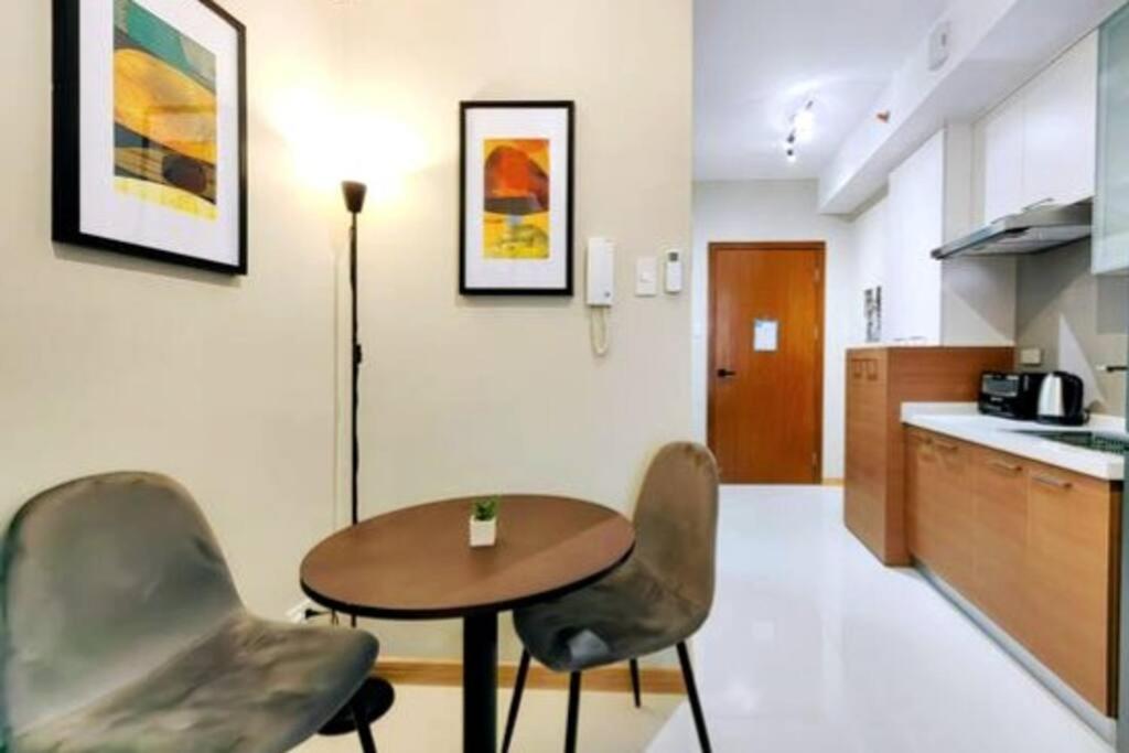 1BR Condotel Suite at Sunshine100 City Plaza #SS07