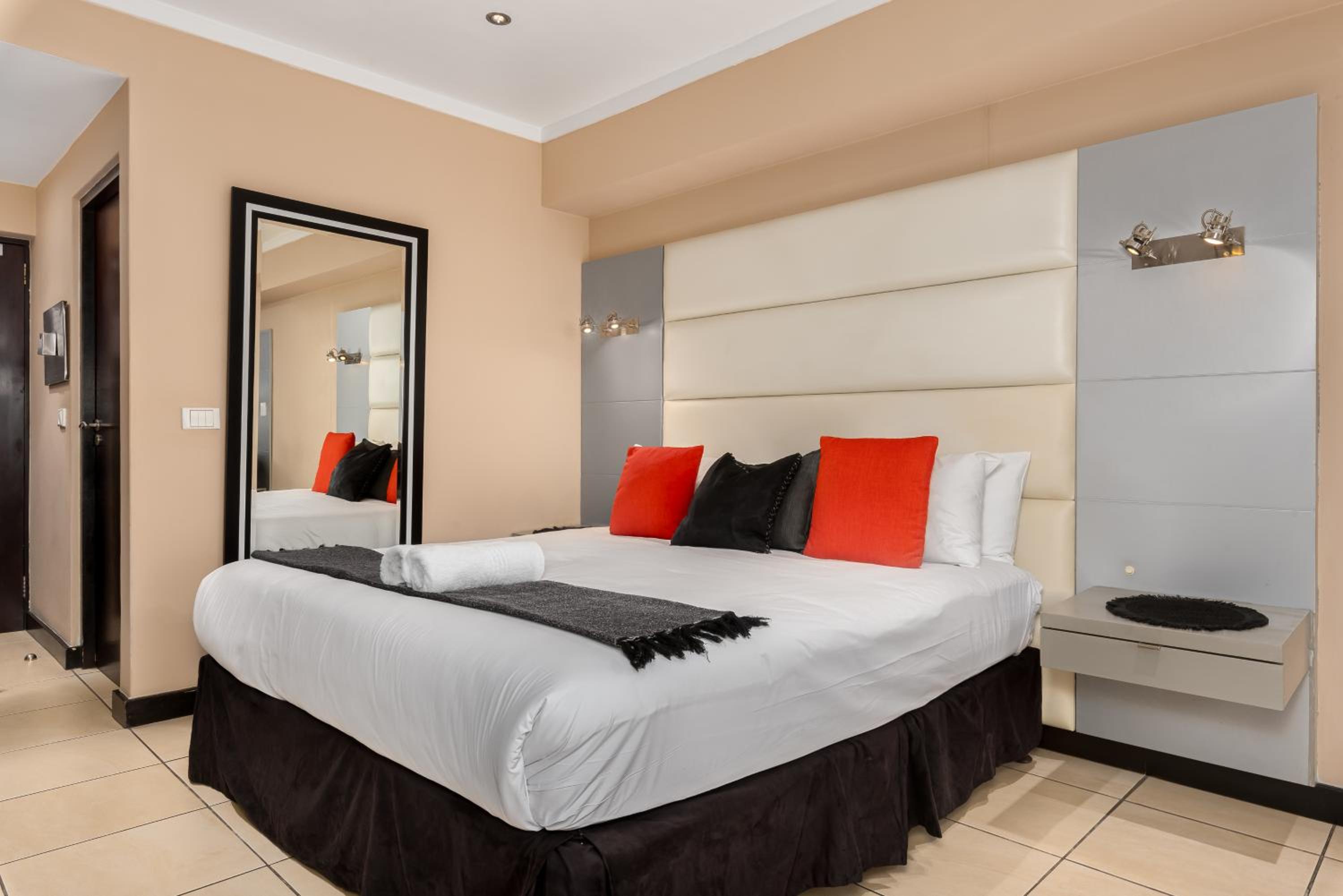 Icon Apartments