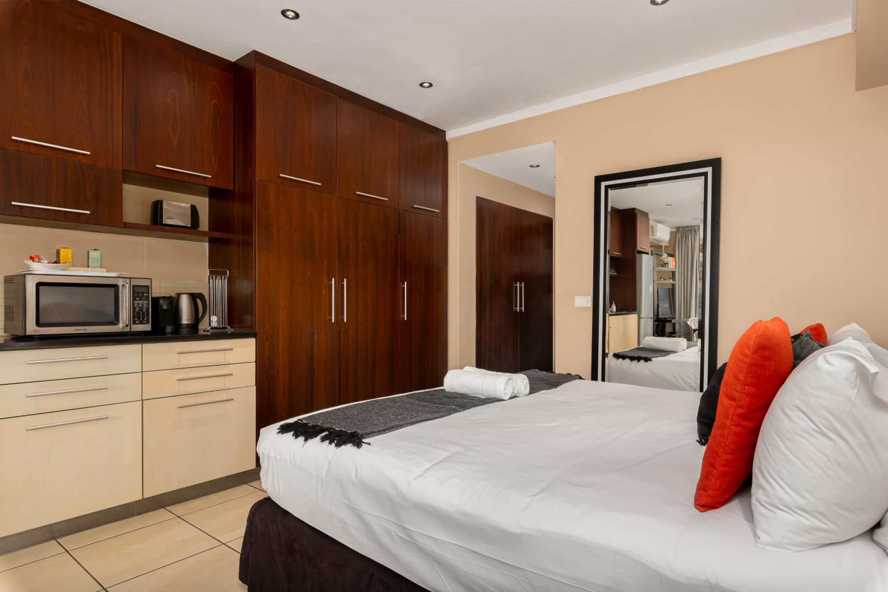 Icon Apartments