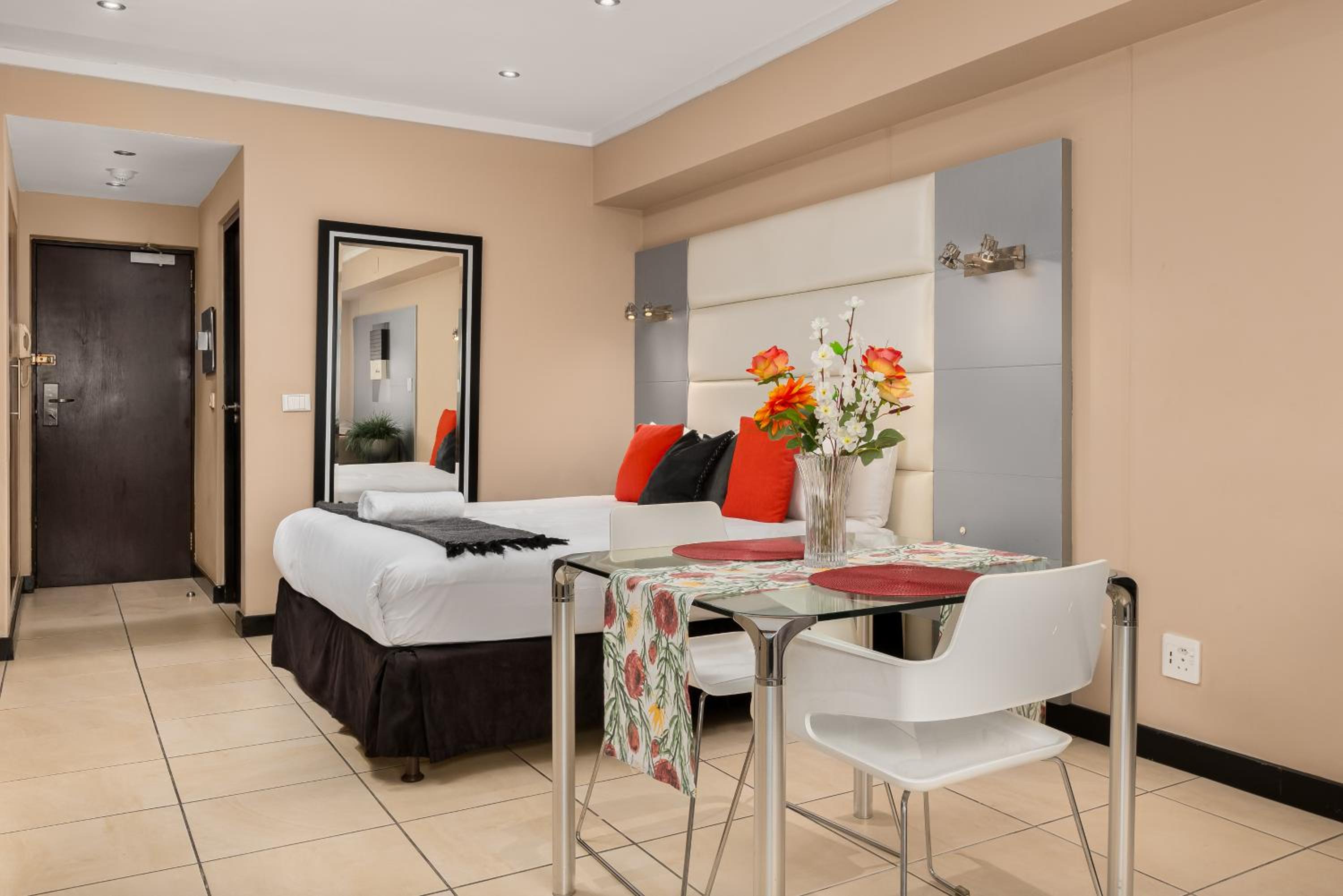 Icon Apartments