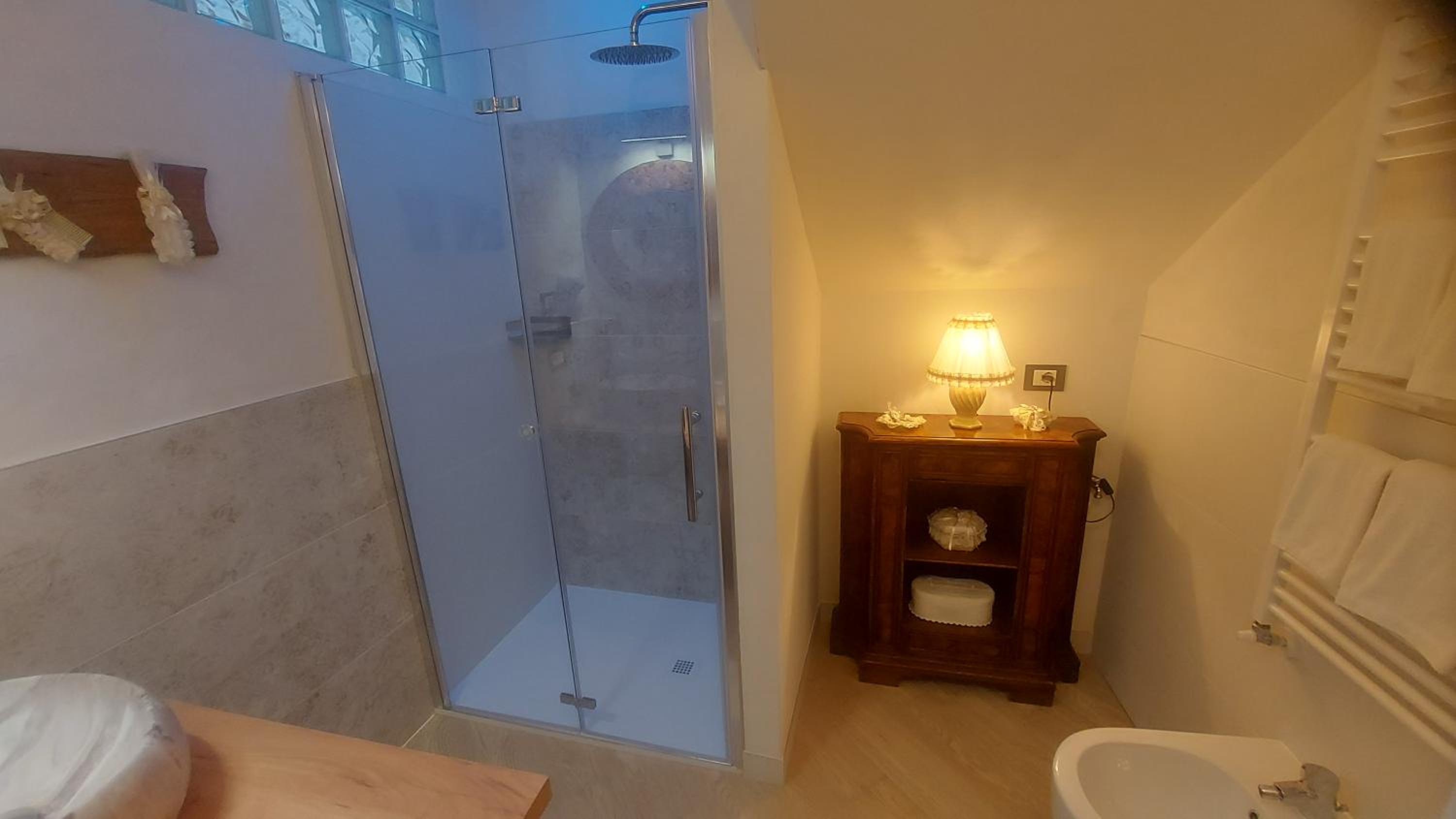 B&B Corte Colli Antichi en Sona — bathroom