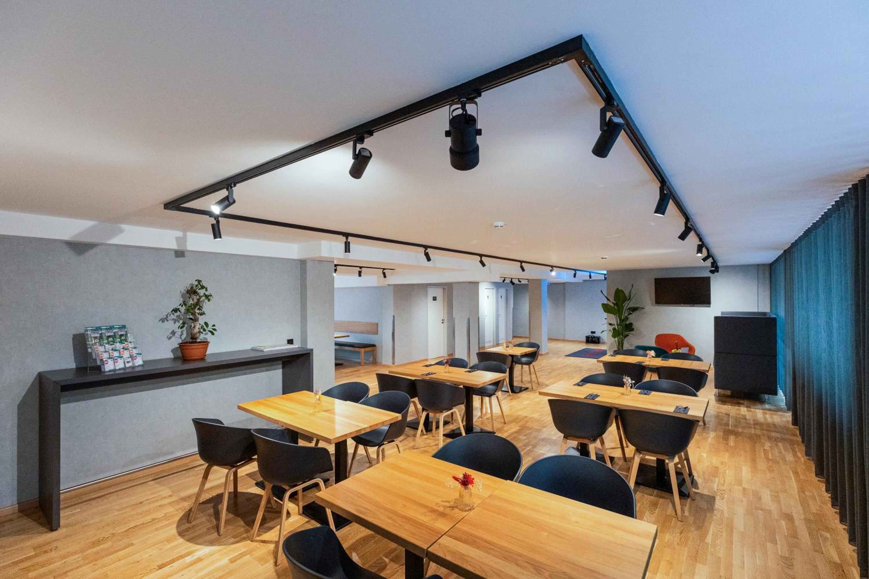 mk hotel frankfurt - Property Image 1