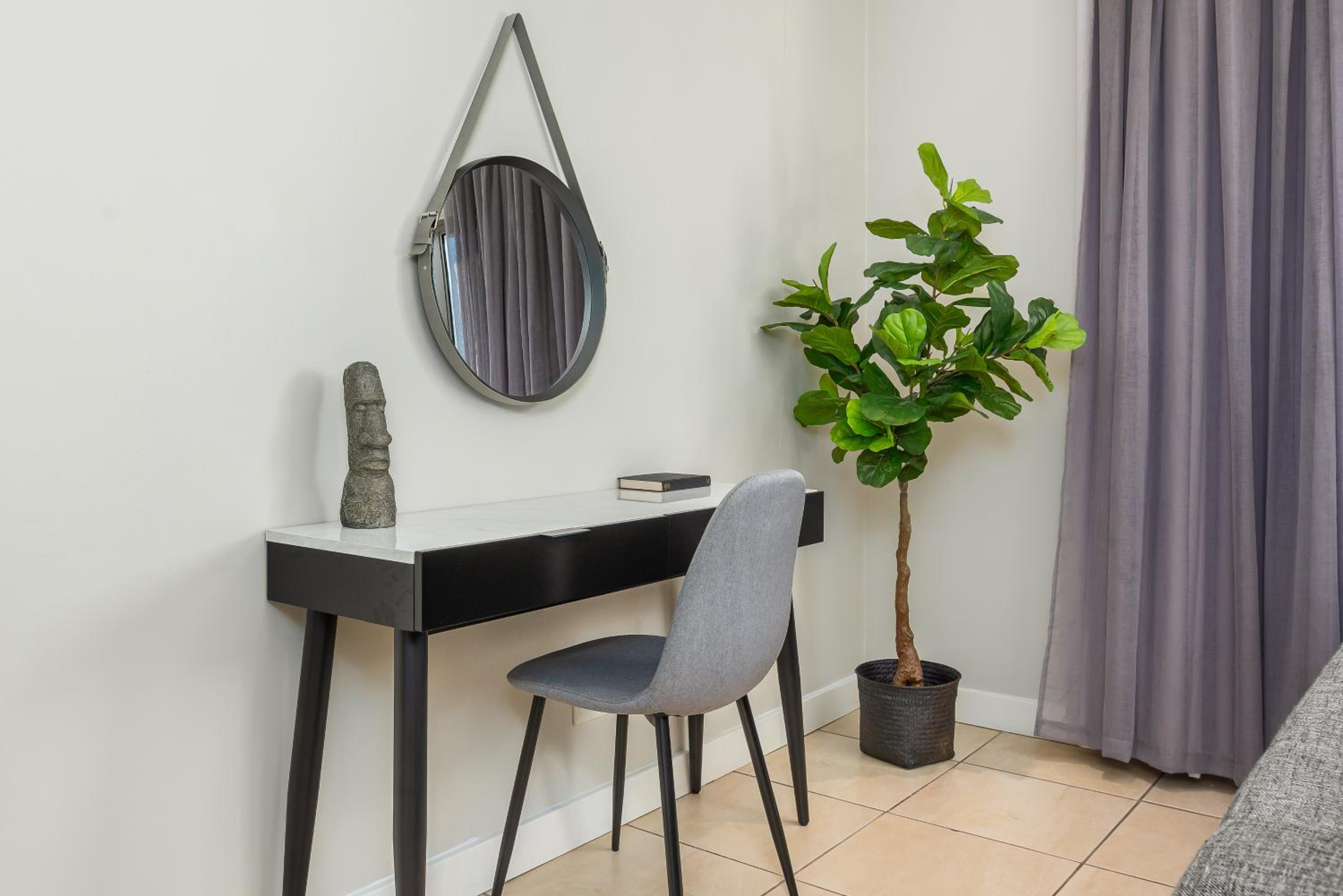 Icon Apartments