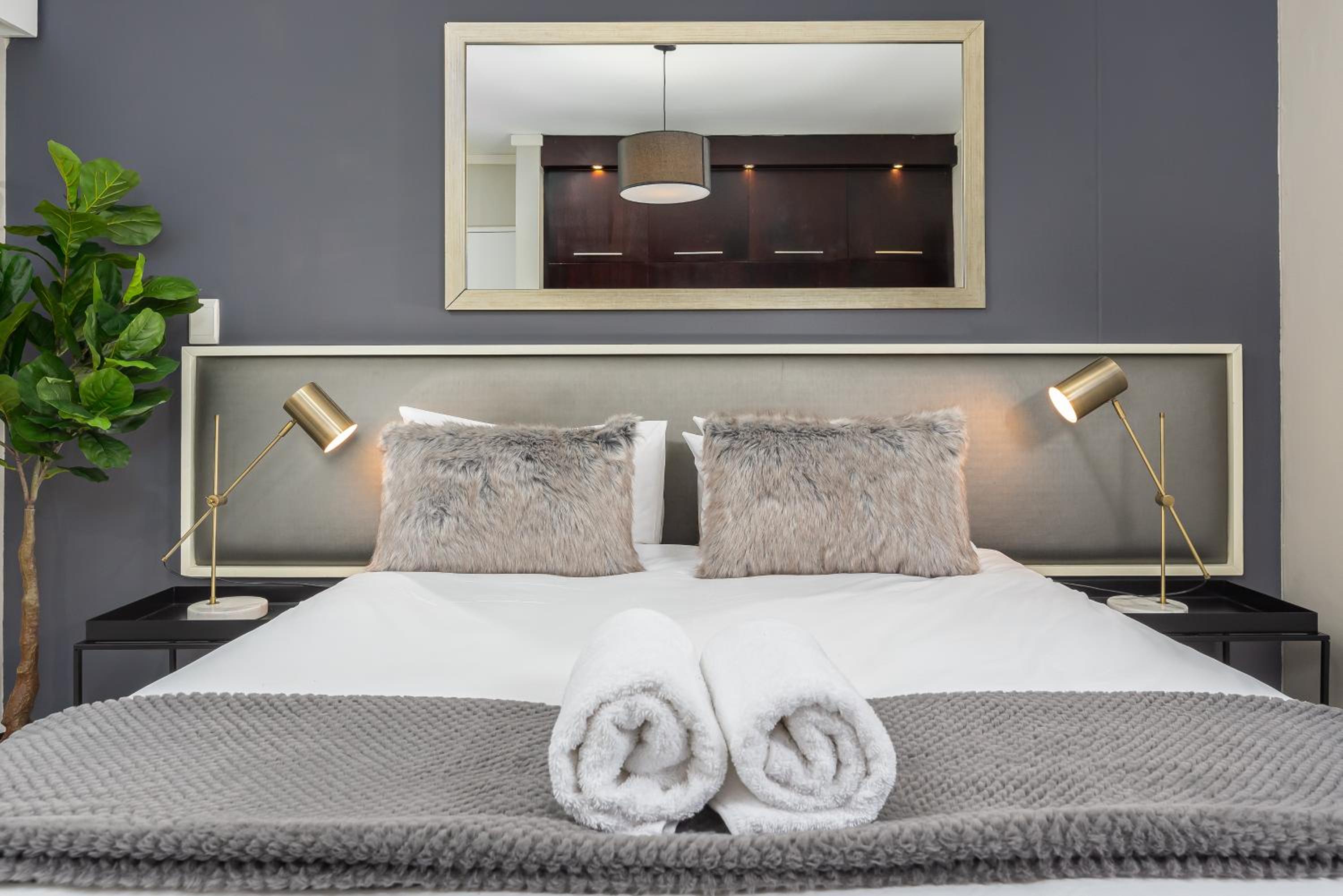 Icon Apartments