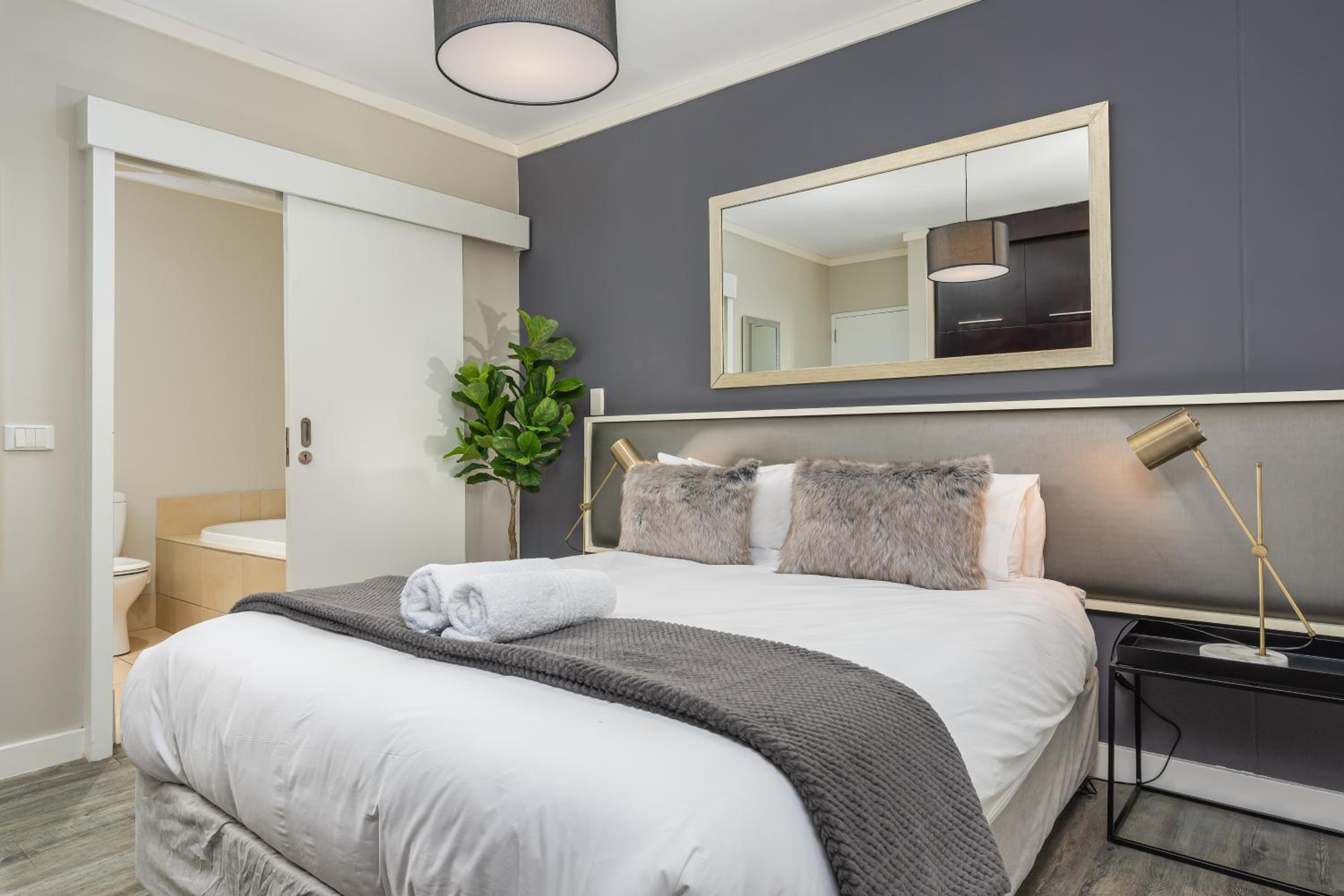 Icon Apartments