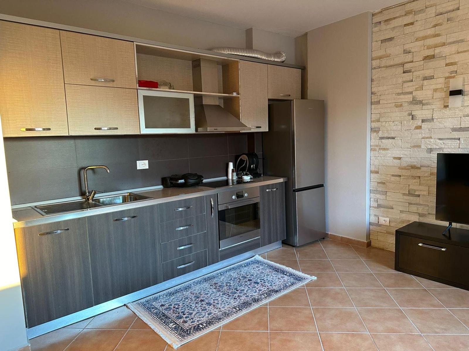 Dea Apartament Durrës, Golem