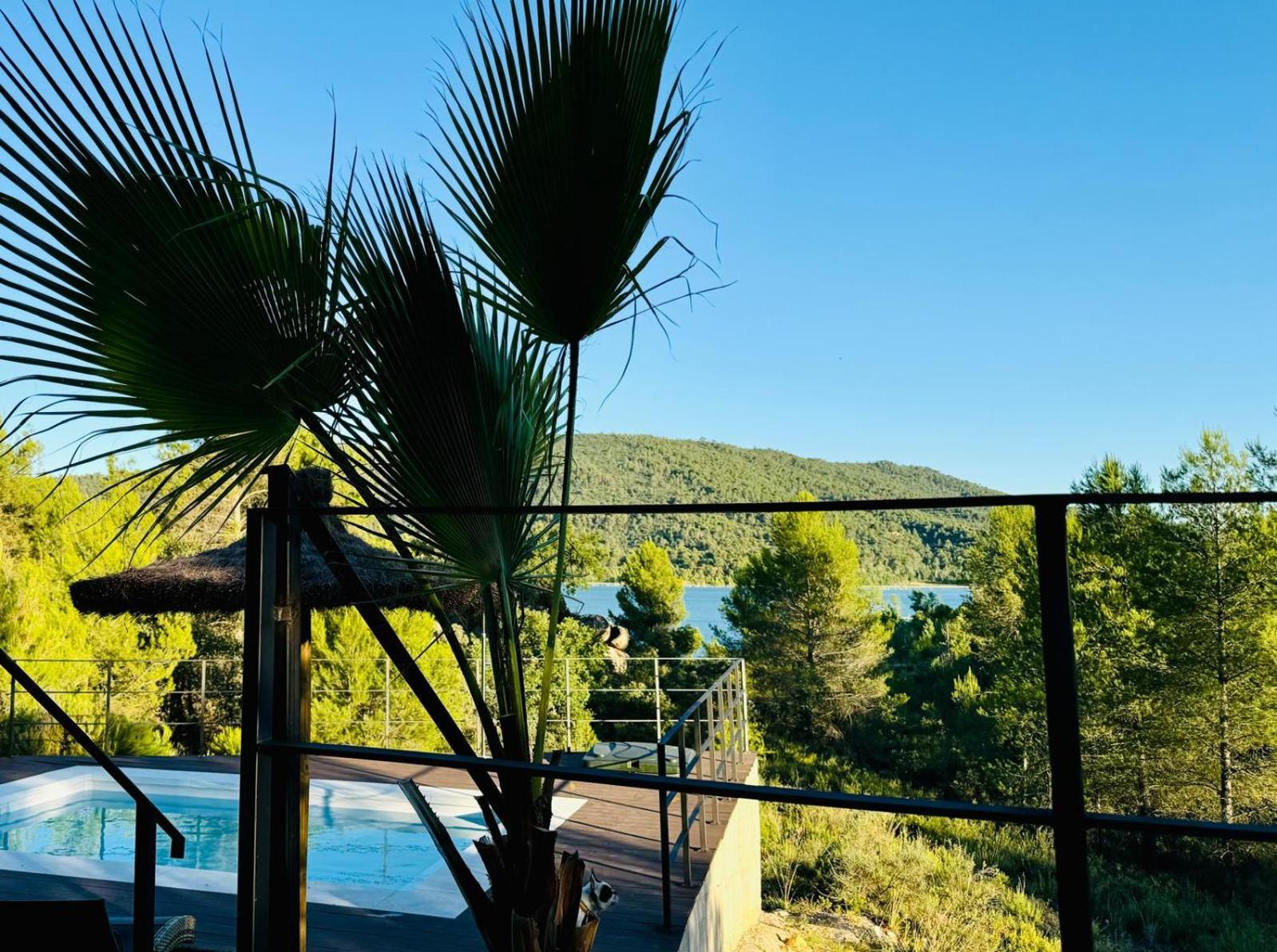 Casa junto al lago Entrepeñas