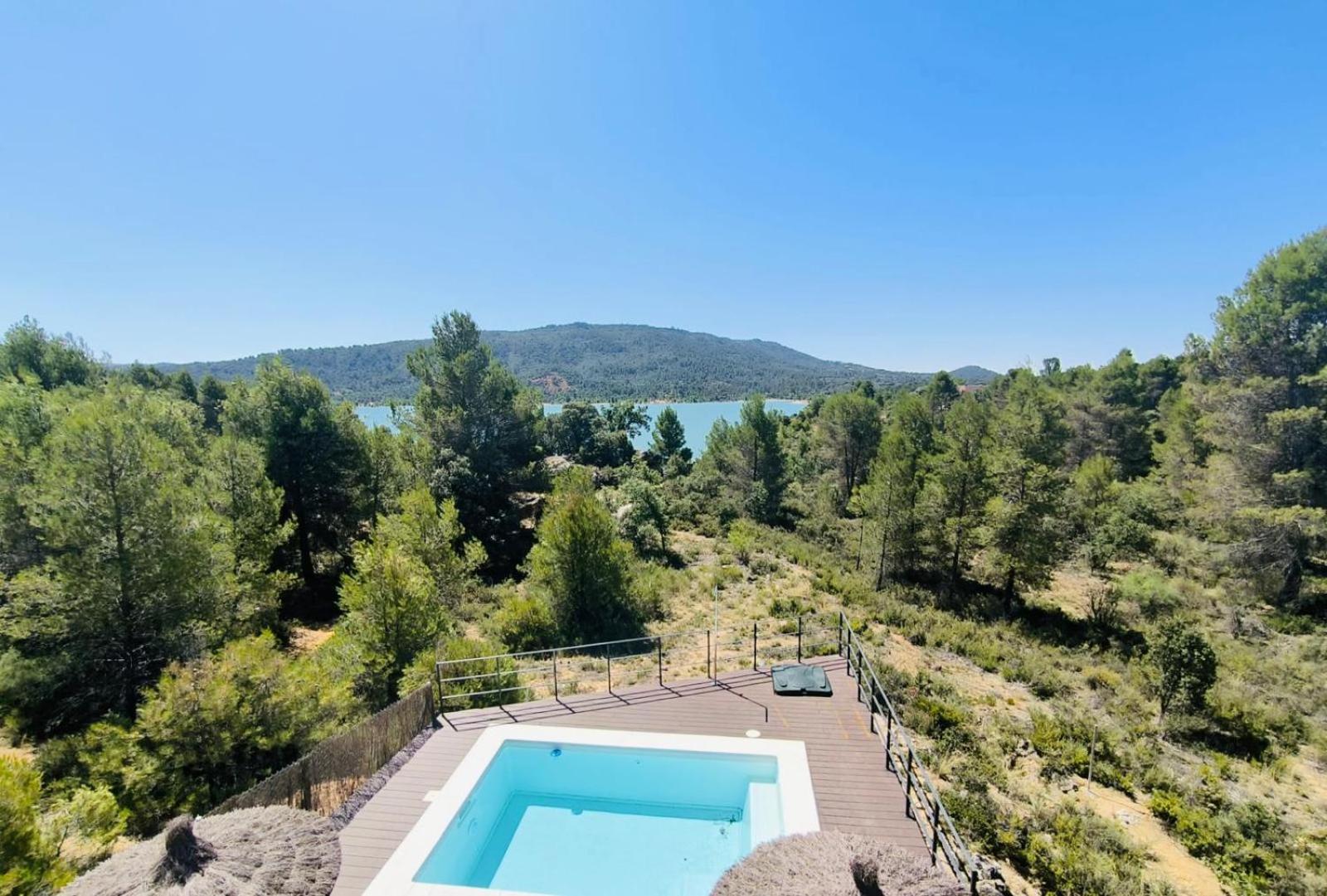 Casa junto al lago Entrepeñas