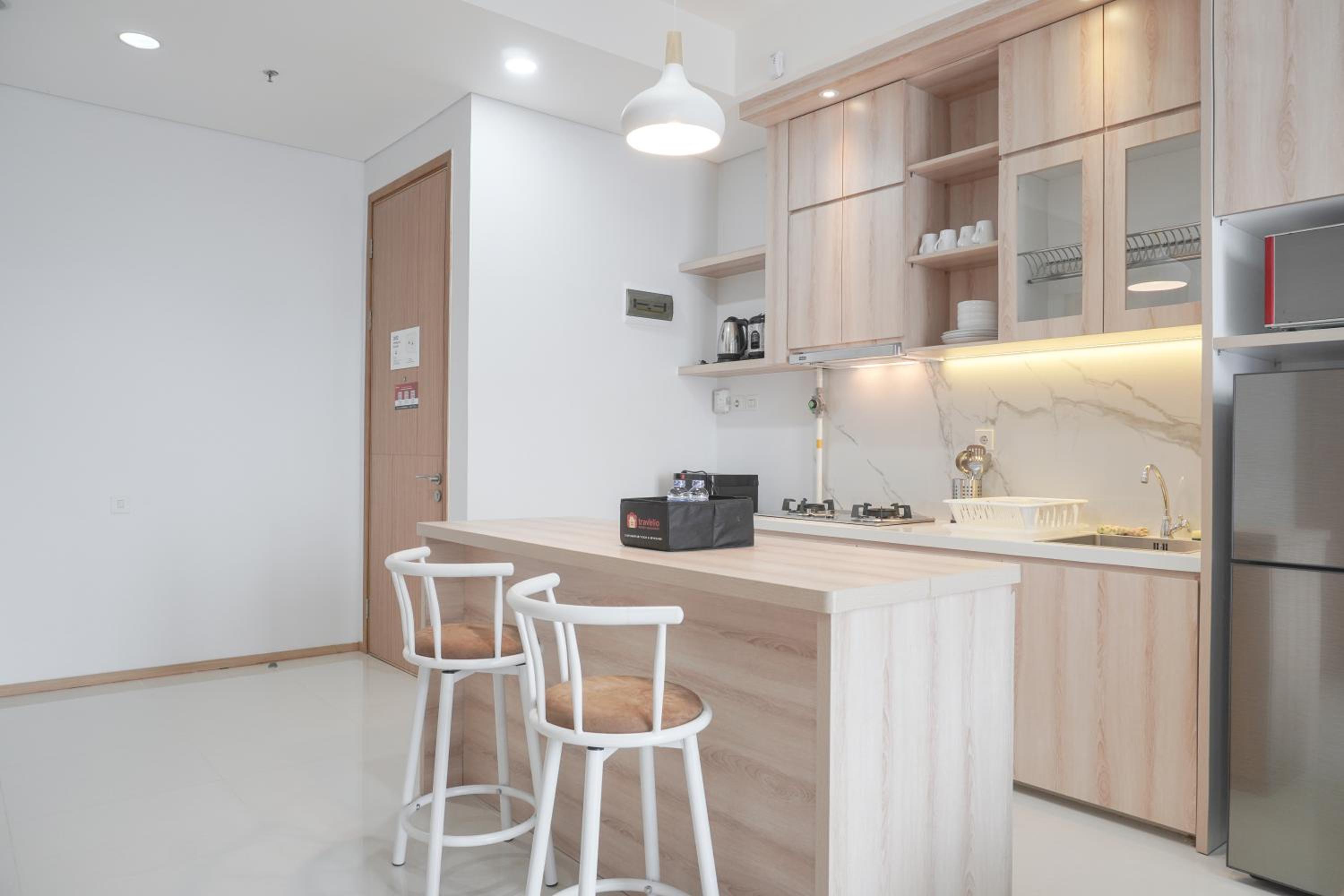 Beautiful and Cozy 2BR Samara Suites Apartment By Travelio