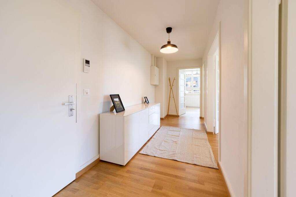 Your Perfect Zurich Getaway With 3 Bedrooms & WIFI