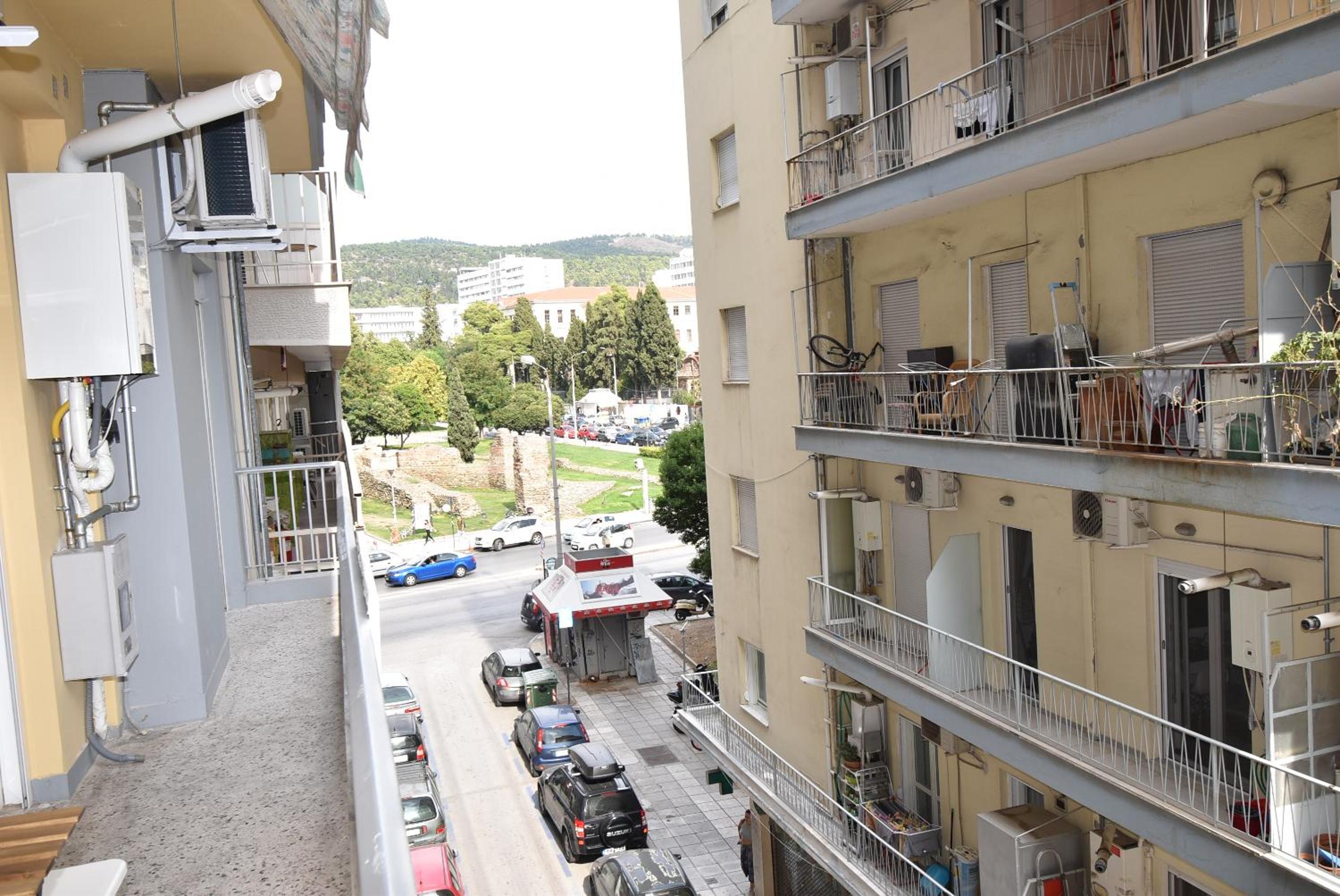 Huge n Happy Apartment view 2