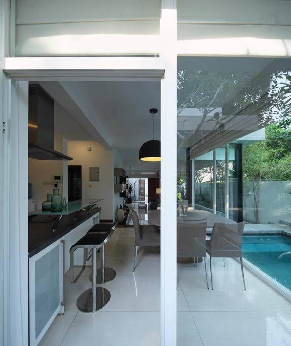 Modern and Luxurious 5-Bedroom Home view 2