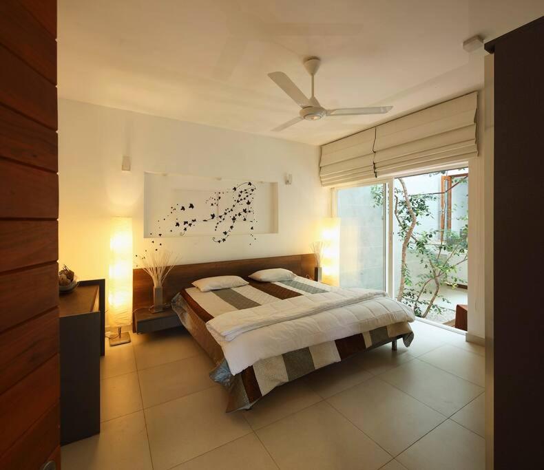 Modern and Luxurious 5-Bedroom Home view 5