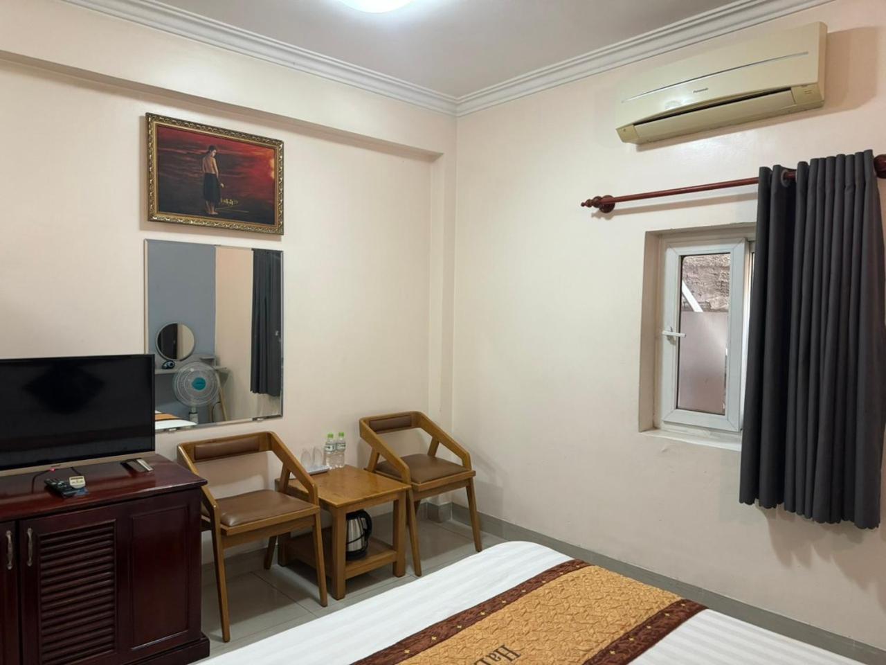 HA LONG Hotel Linh Trung Thu Duc HCMC