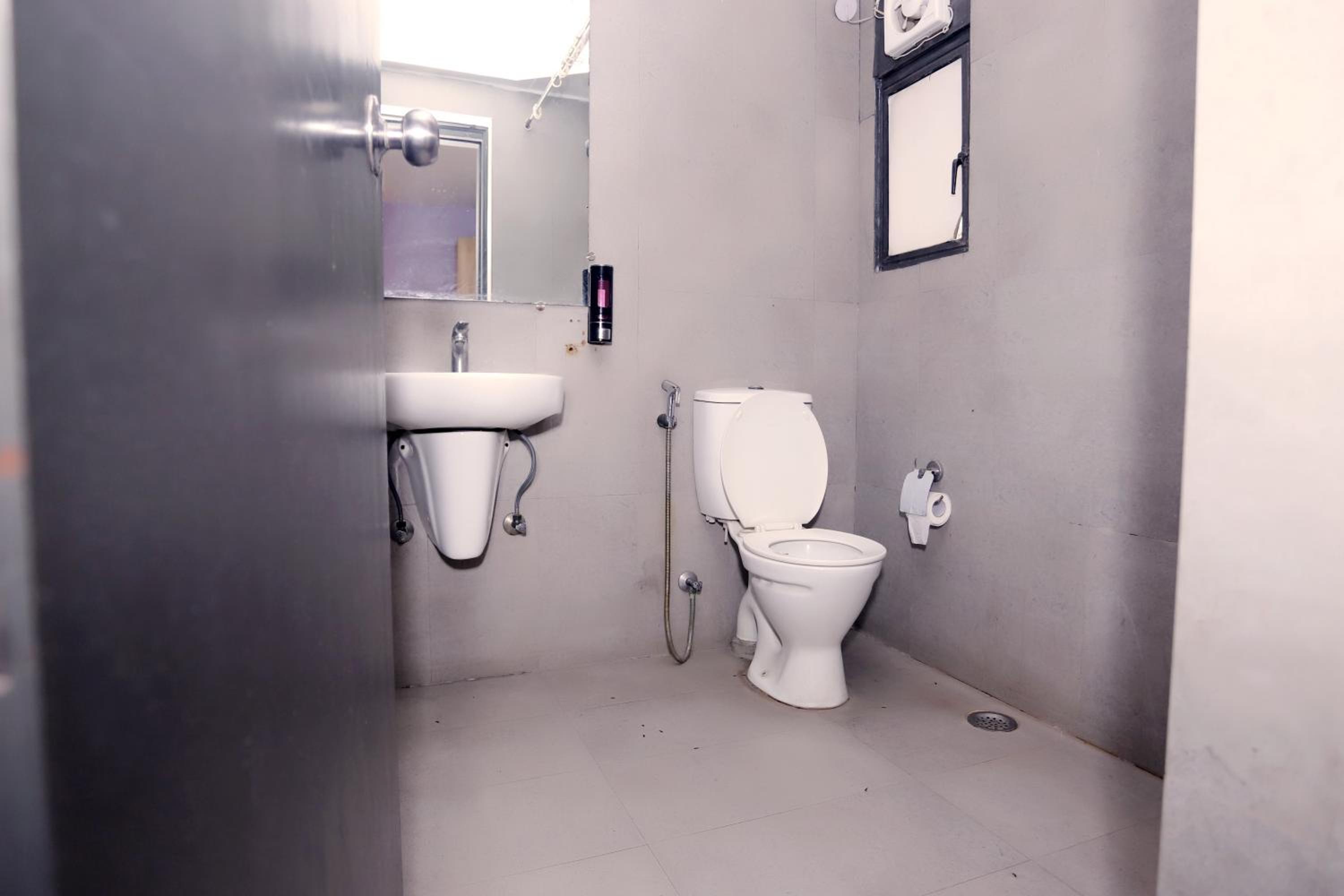 Hotel The Centrum - NFC New Delhi