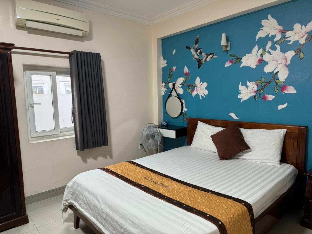 HA LONG Hotel Linh Trung Thu Duc HCMC