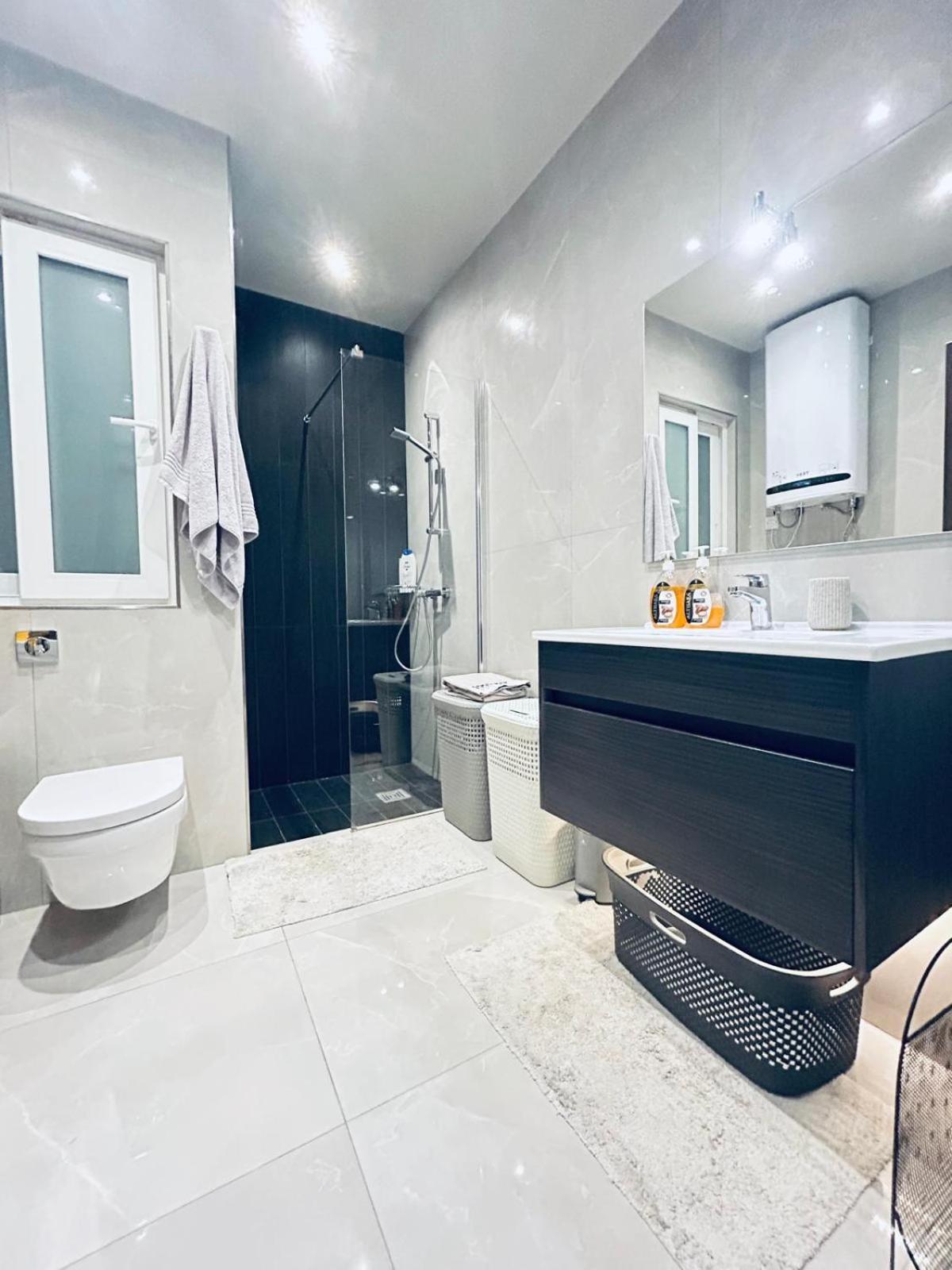 Luxury St Julians two bedroom apartment photo 3