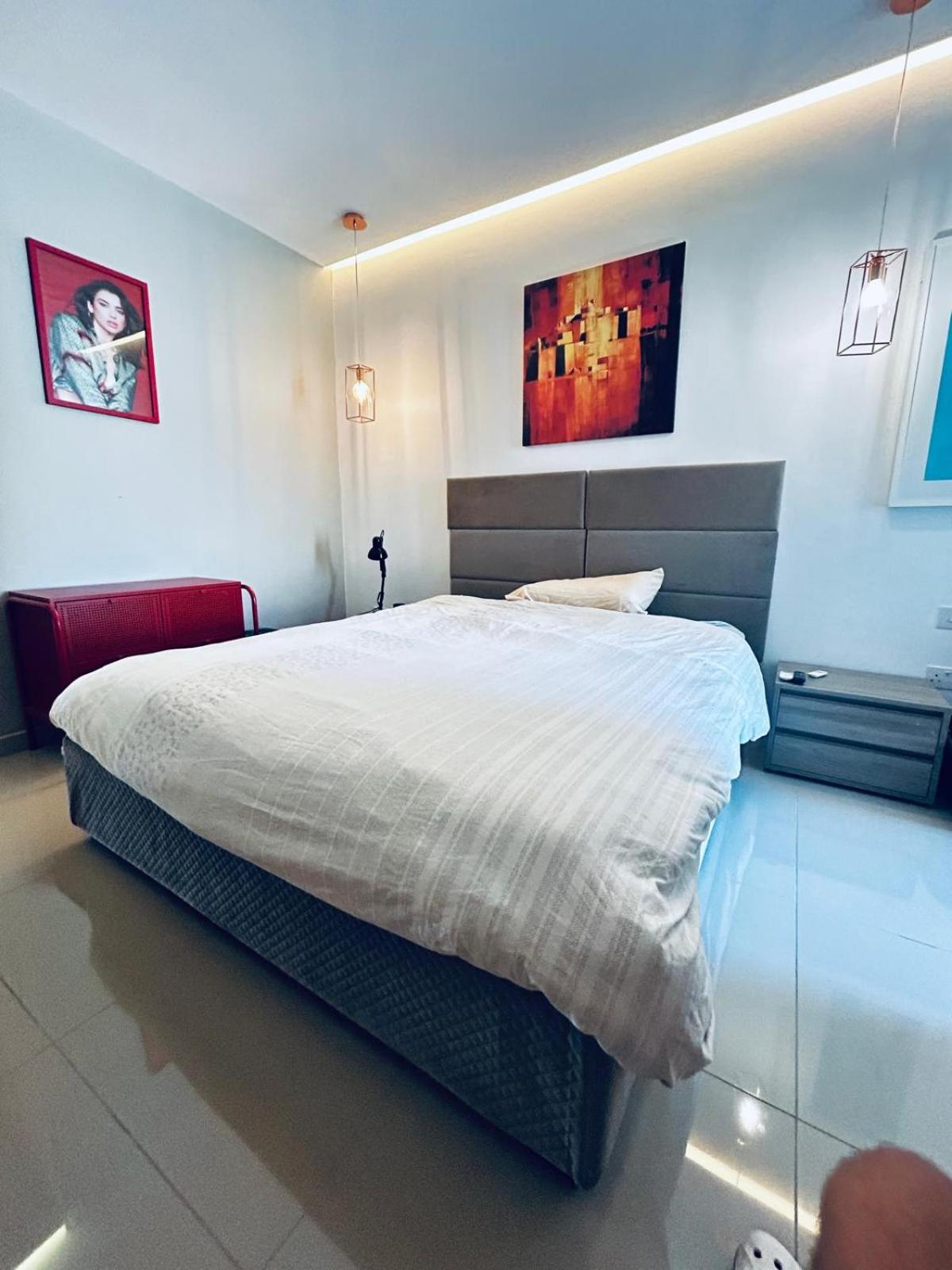 Luxury St Julians two bedroom apartment photo 5