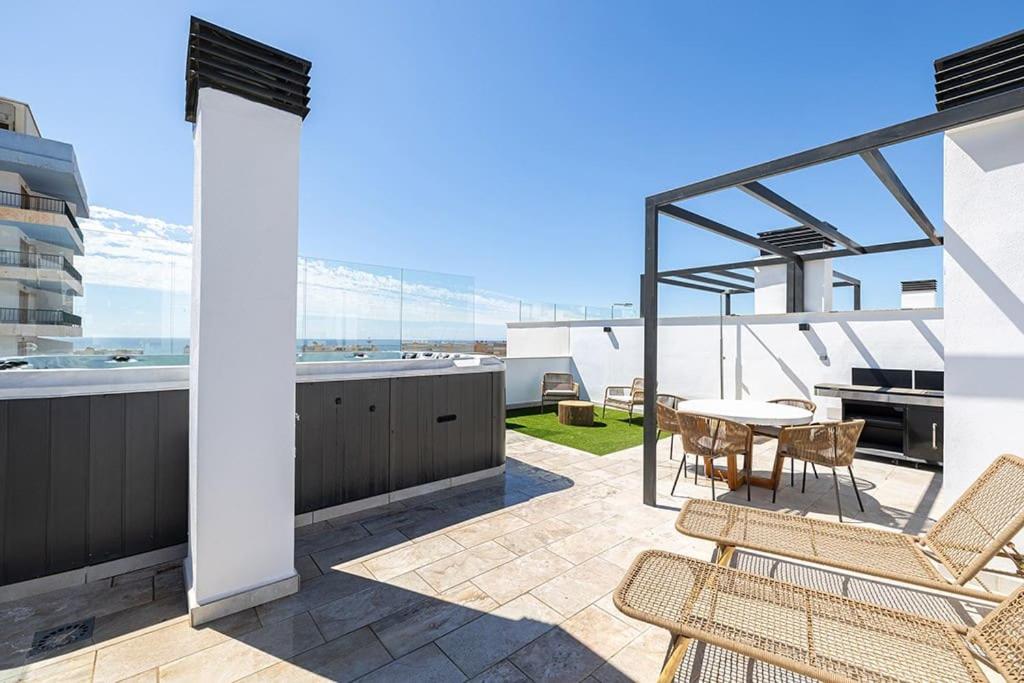 Luxury Carihuela with Private Jacuzzi by Ensuite