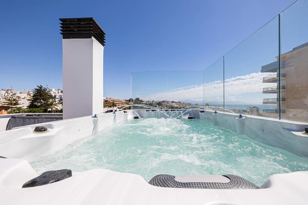 Luxury Carihuela with Private Jacuzzi by Ensuite