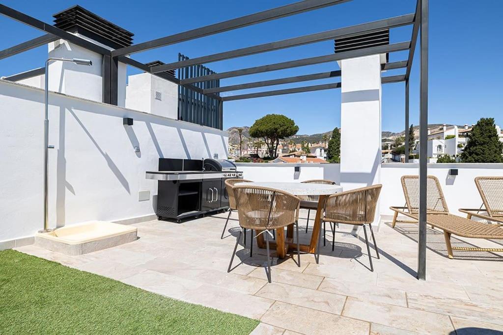 Luxury Carihuela with Private Jacuzzi by Ensuite