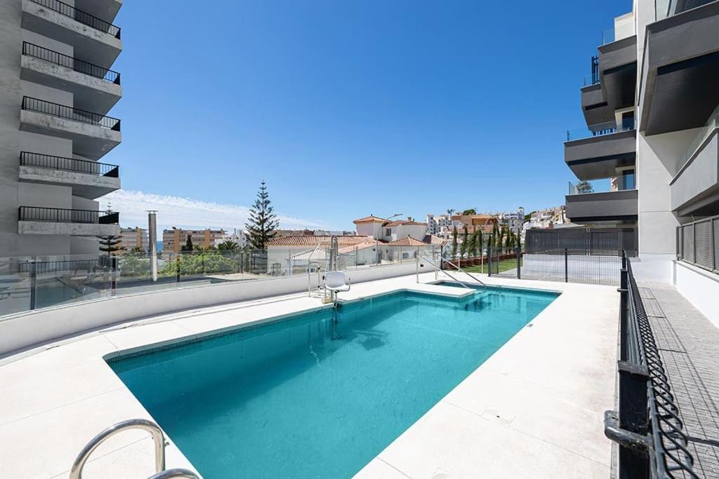 Luxury Carihuela with Private Jacuzzi by Ensuite
