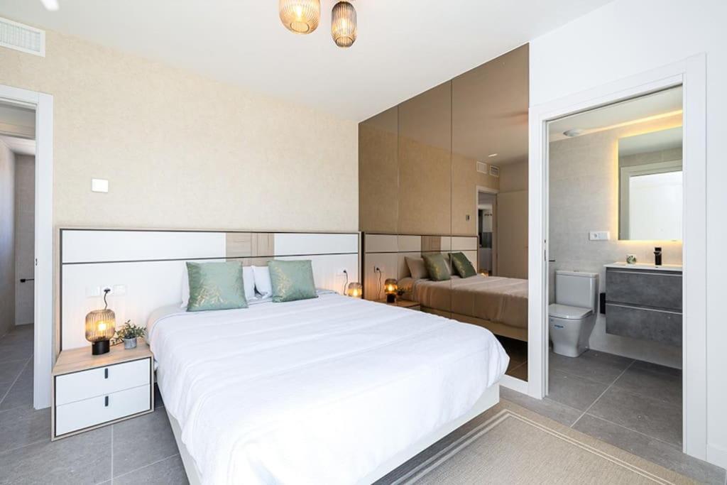 Luxury Carihuela with Private Jacuzzi by Ensuite
