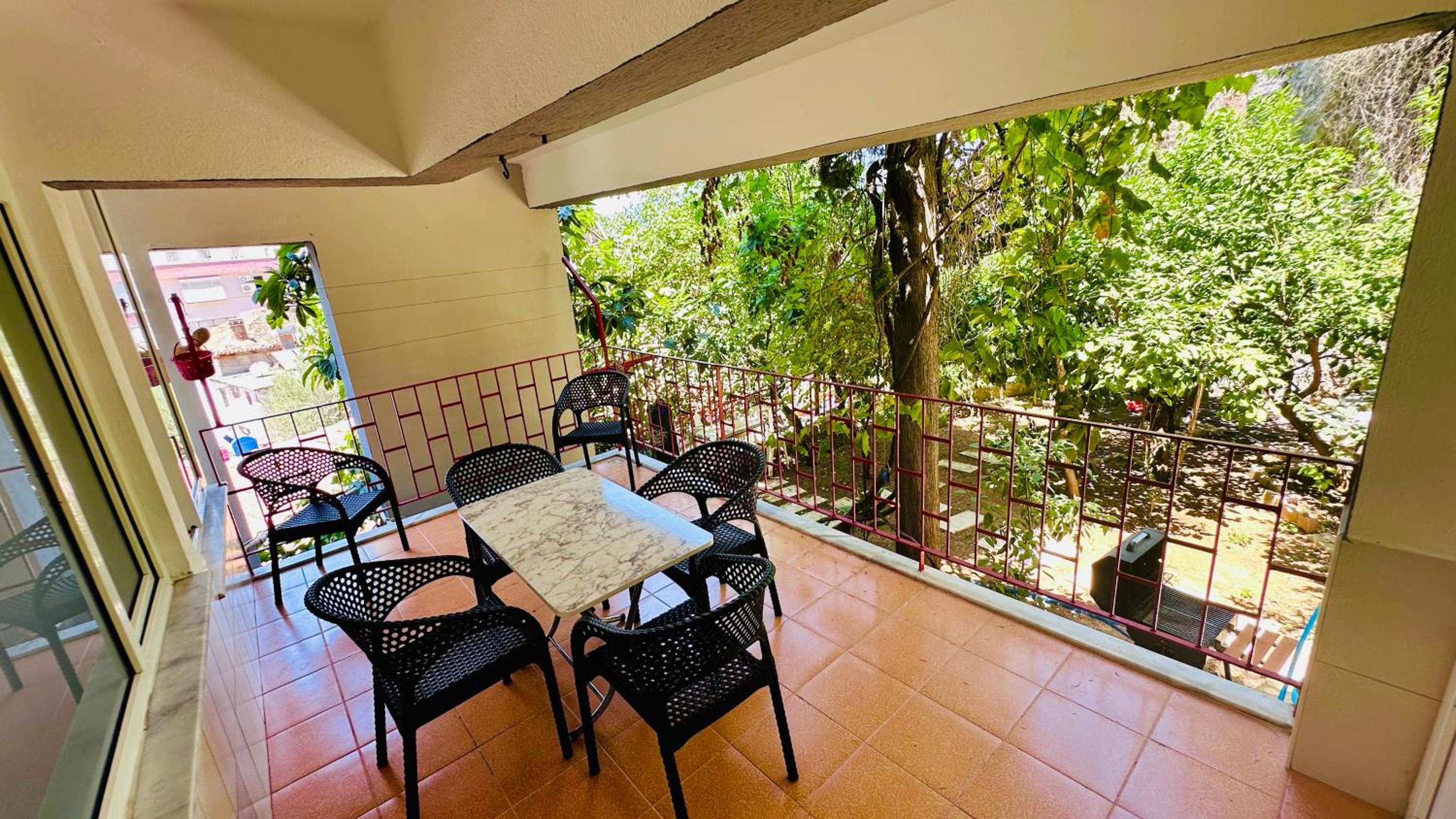 Stylish&Luxury Flat with Garden Close to Sea view 3