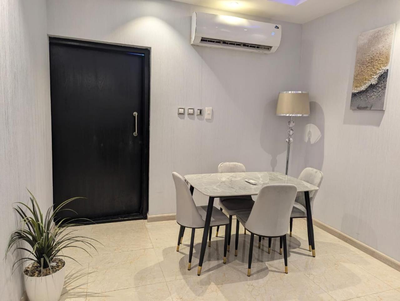 Wadha Luxury Apartment view 4