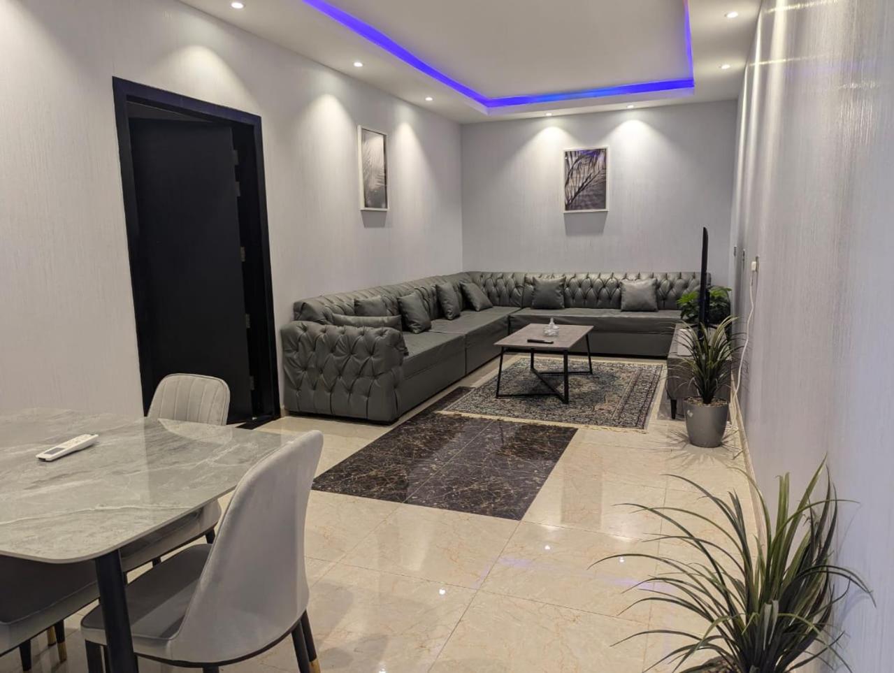 Wadha Luxury Apartment view 3