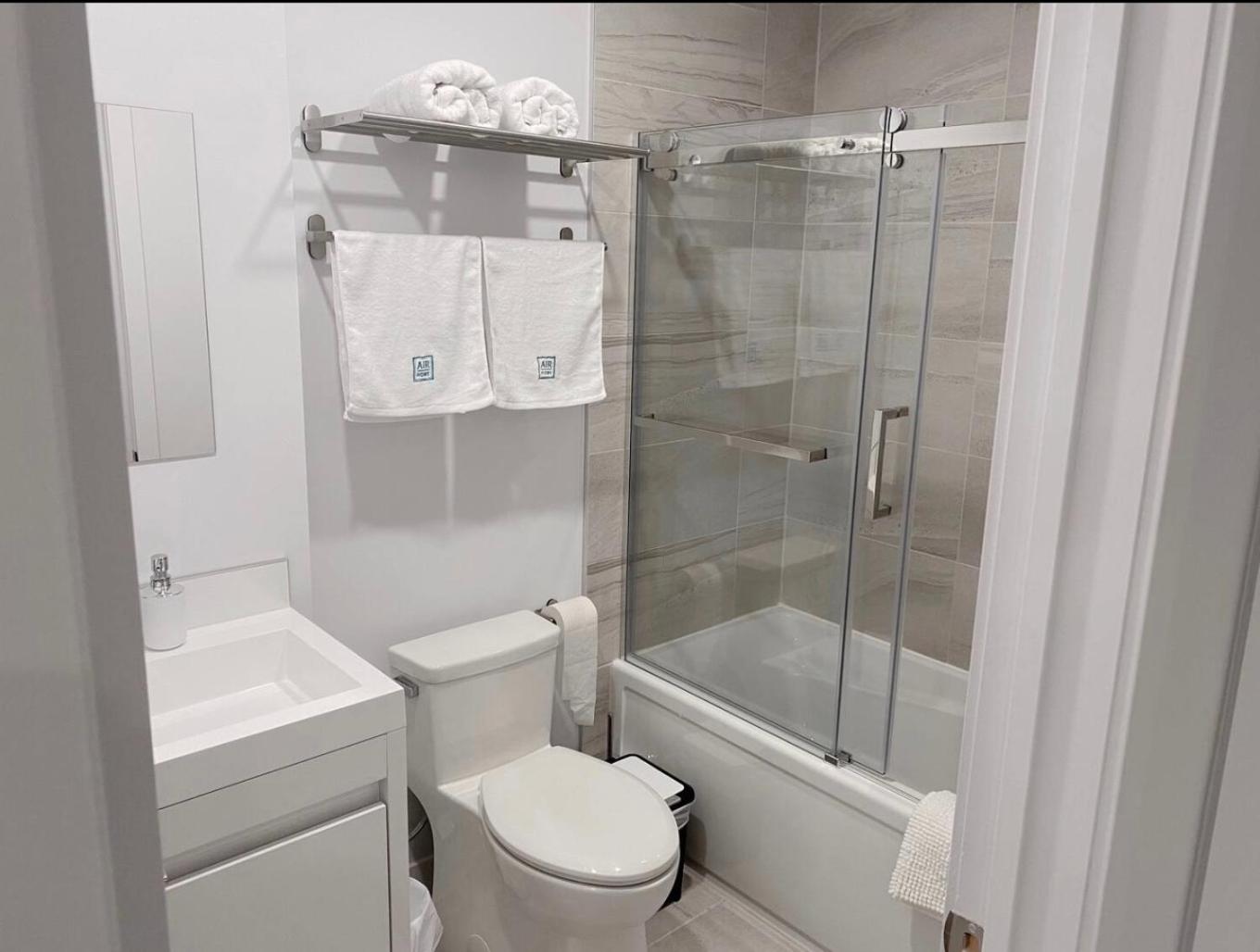 Le Bijou AirHome One or Two Bedroom Suite