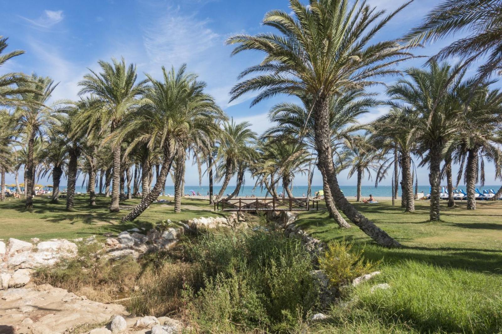 Luxury Carihuela with Private Jacuzzi by Ensuite