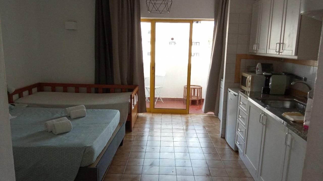 Praia da Rocha Apartment 3 view 2
