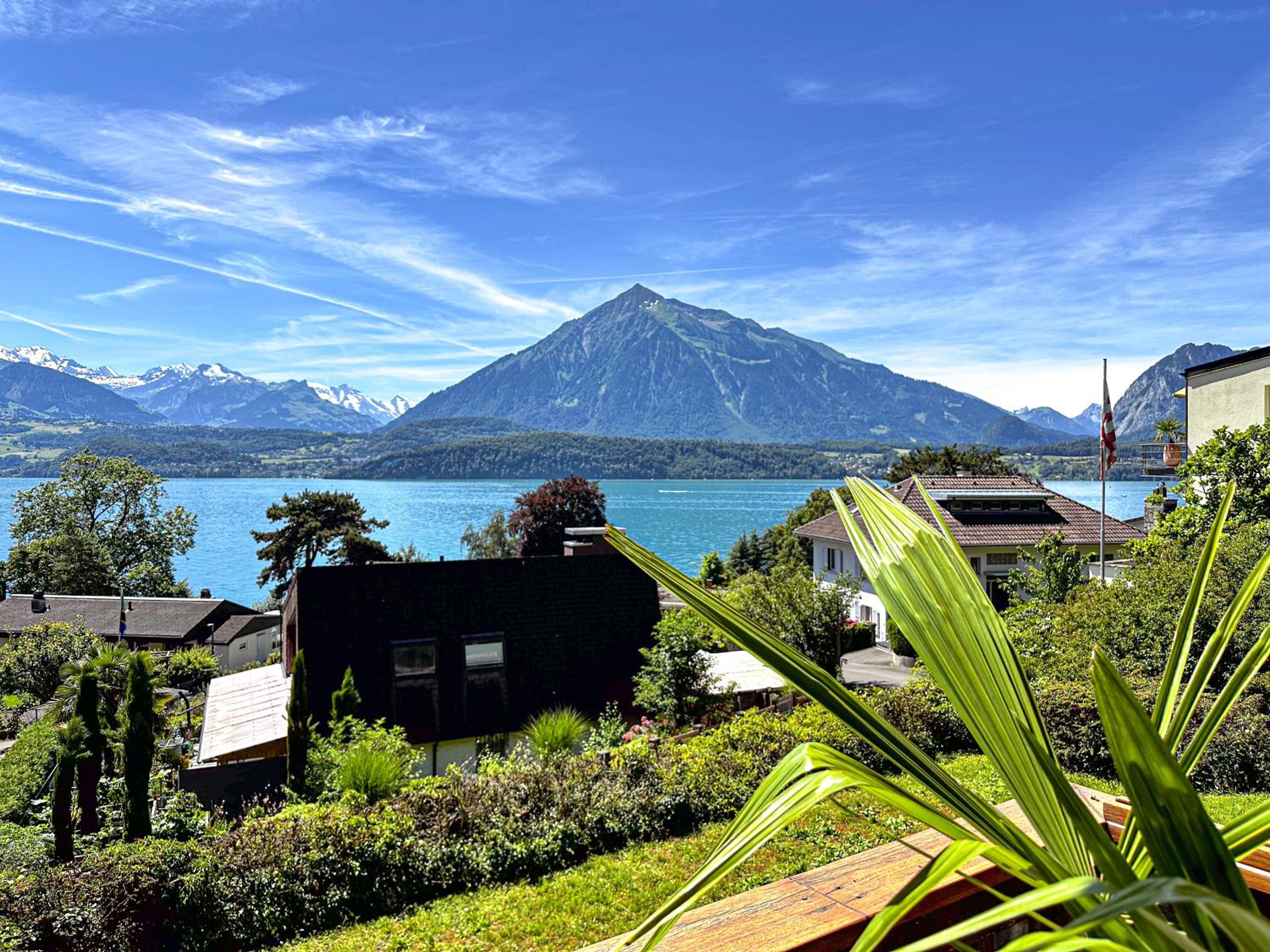 The Bluemlisalp, a private holiday flat with the lake of Thun view