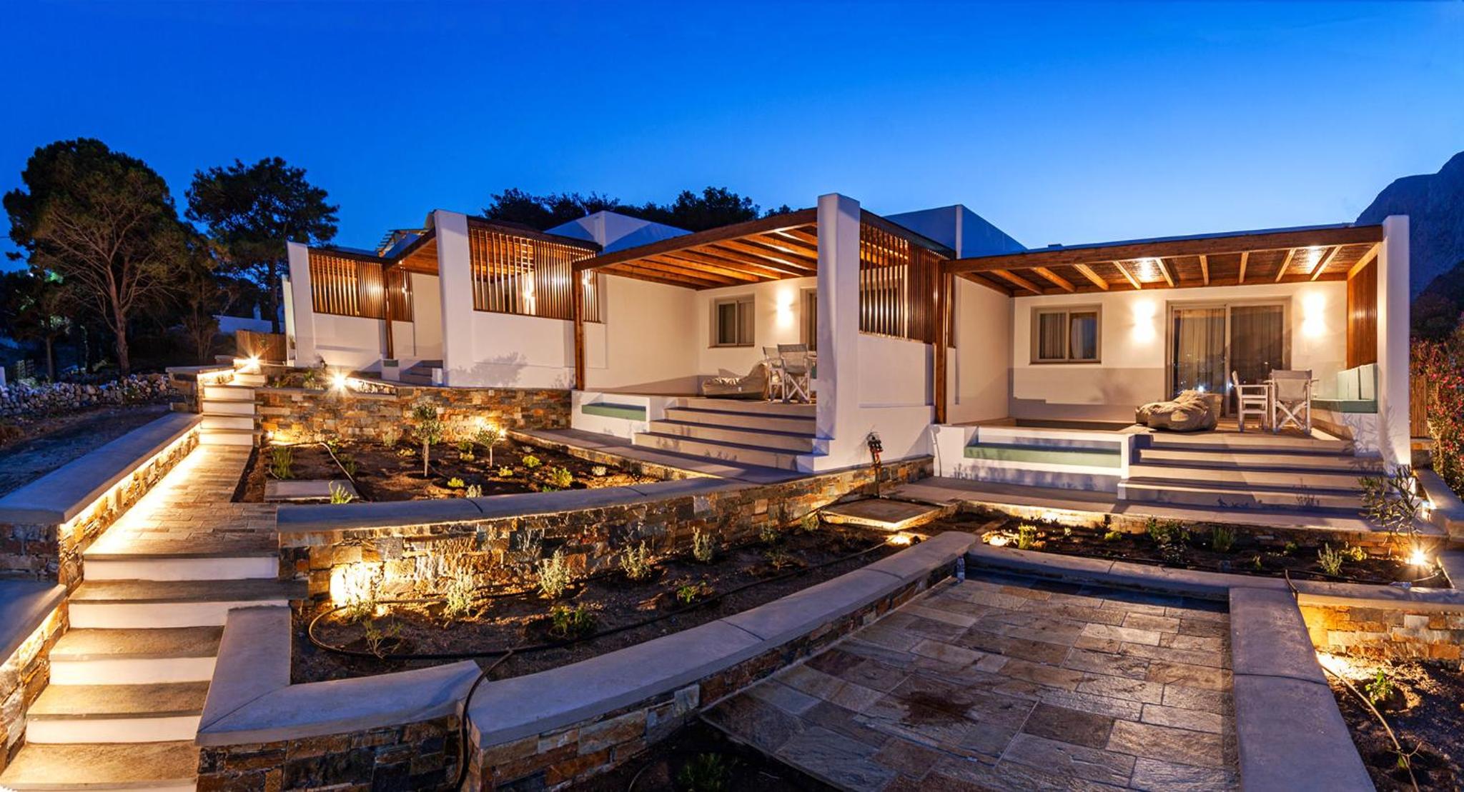 Hotel Pefki Luxury Suites - Image 1