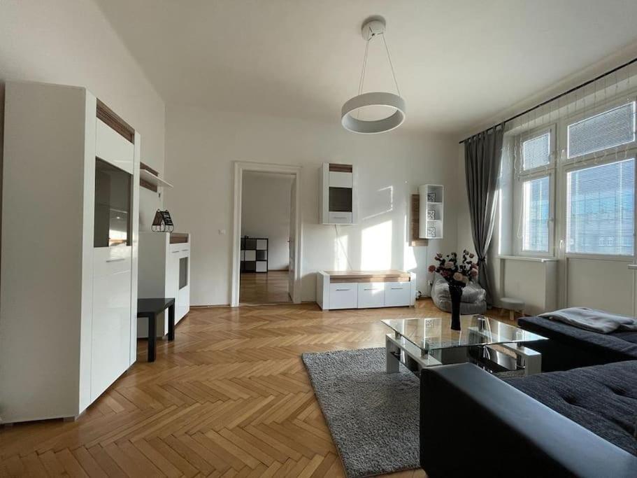 Velký Spacious Apartment Ostrava centrum