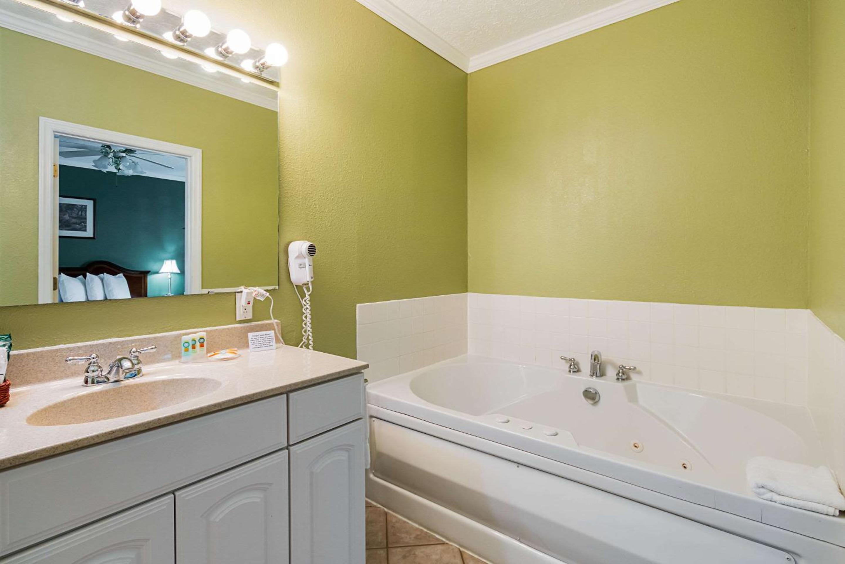 Quality Inn Weston