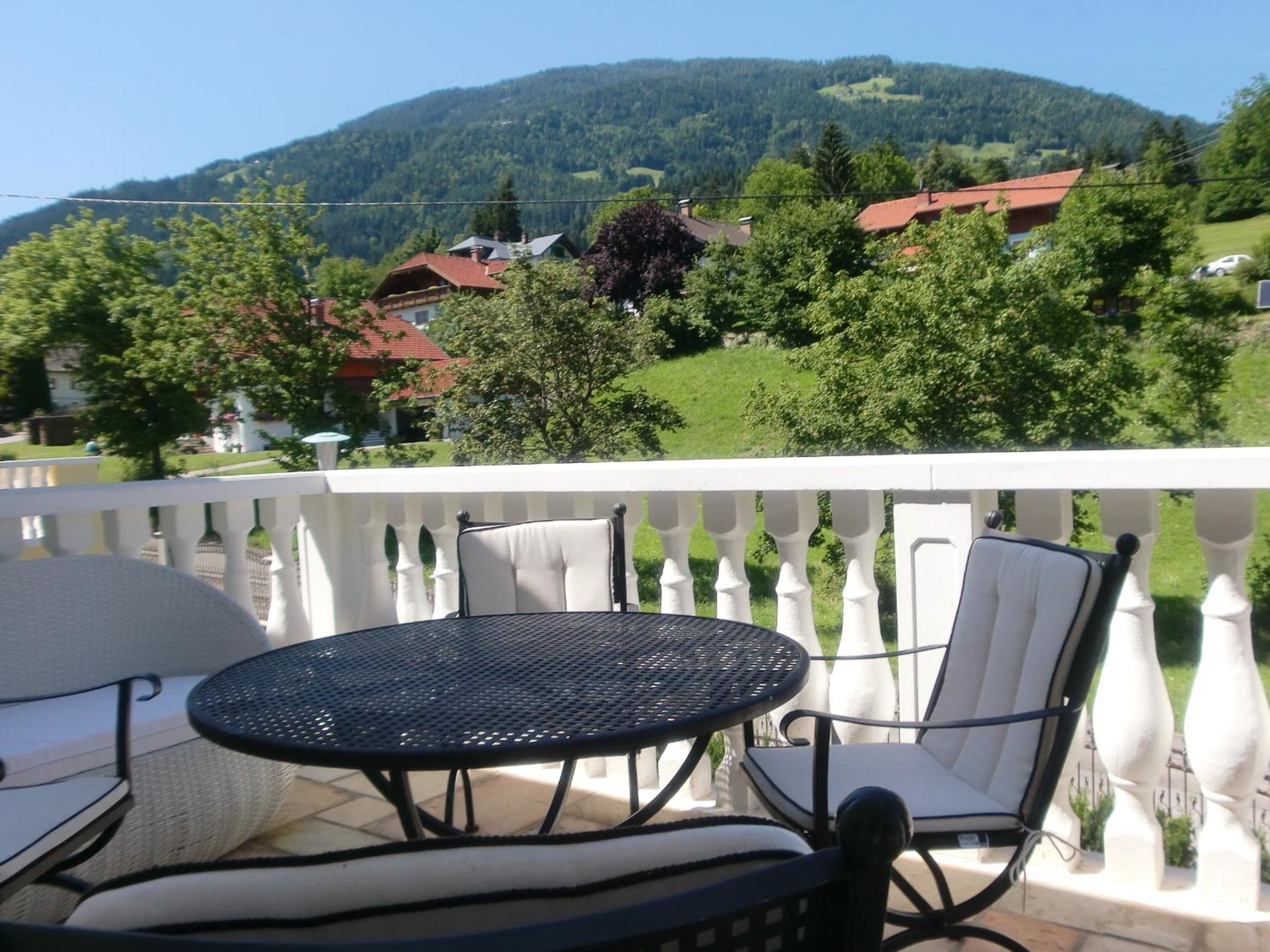 Garten- & Loggia-Appartement HERRENHAUS