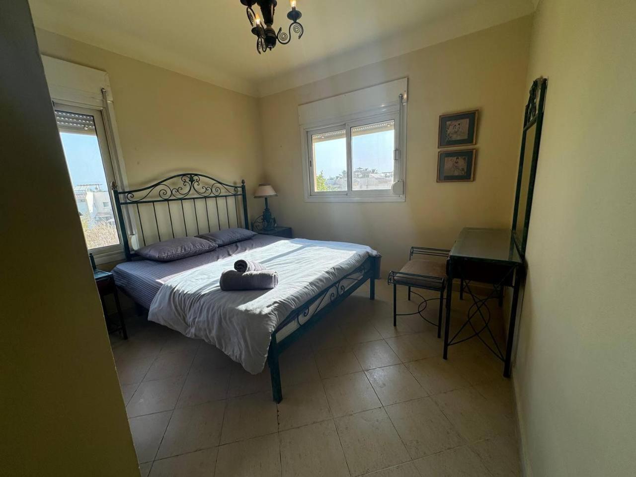 3BRS Charming Chalet 4-Min to Beach view 5