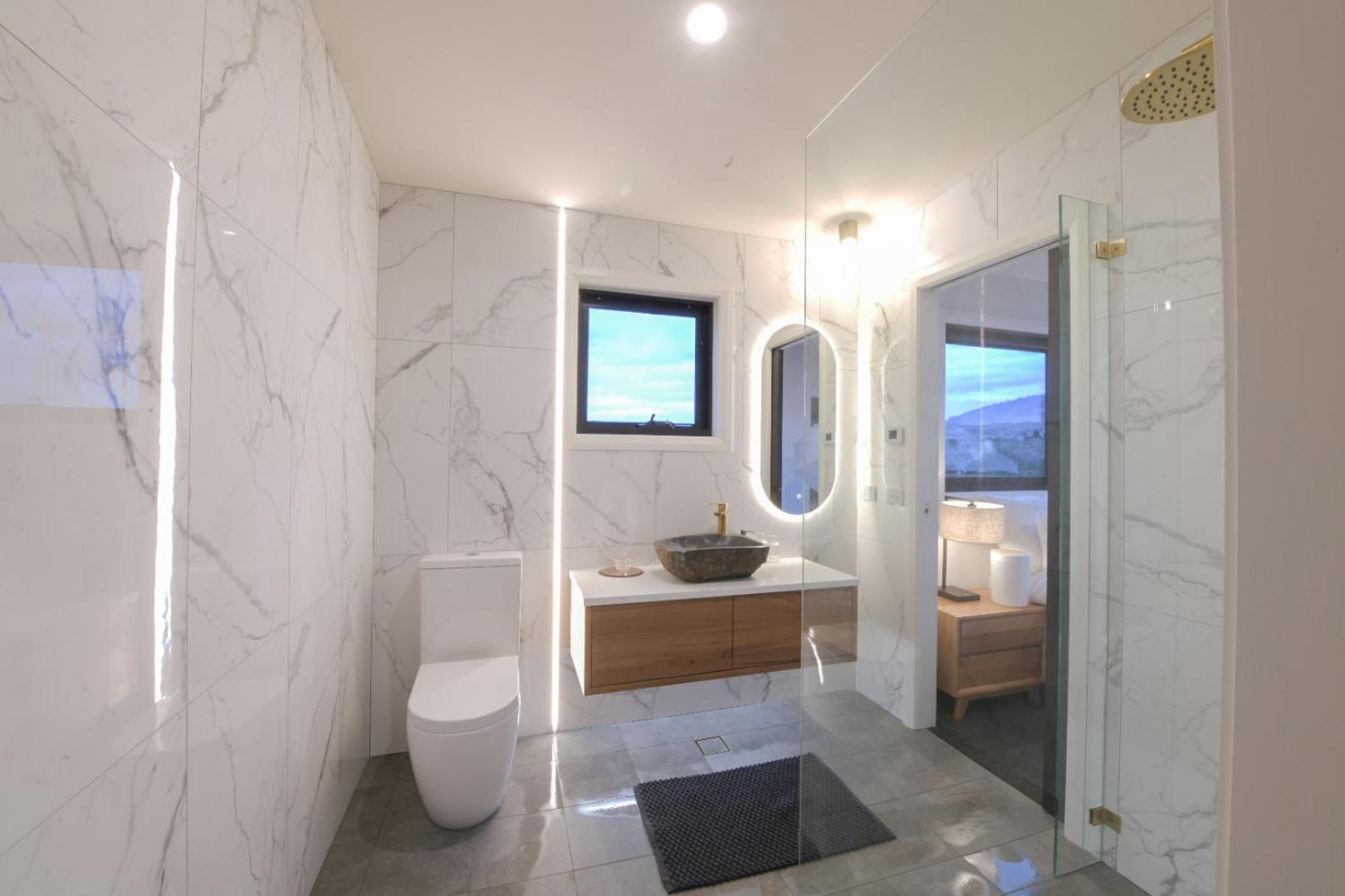 Snowbell - Mountain View, 4BR Modern Detached Home
