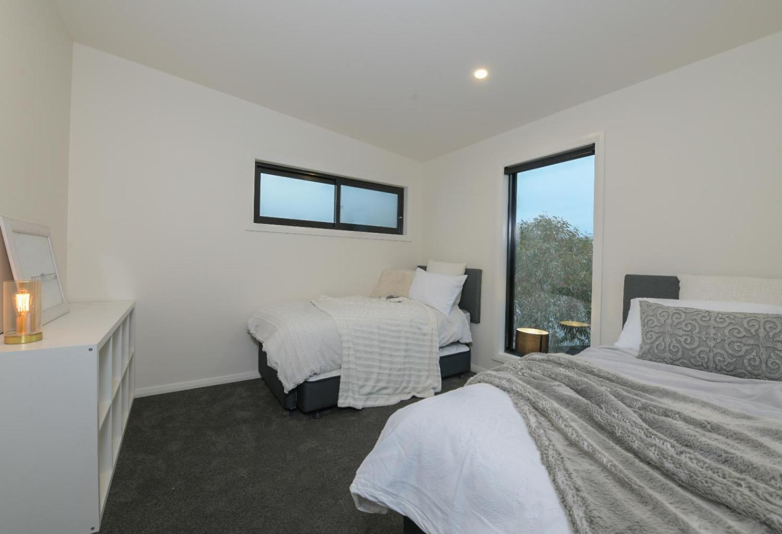 Snowbell - Mountain View, 4BR Modern Detached Home