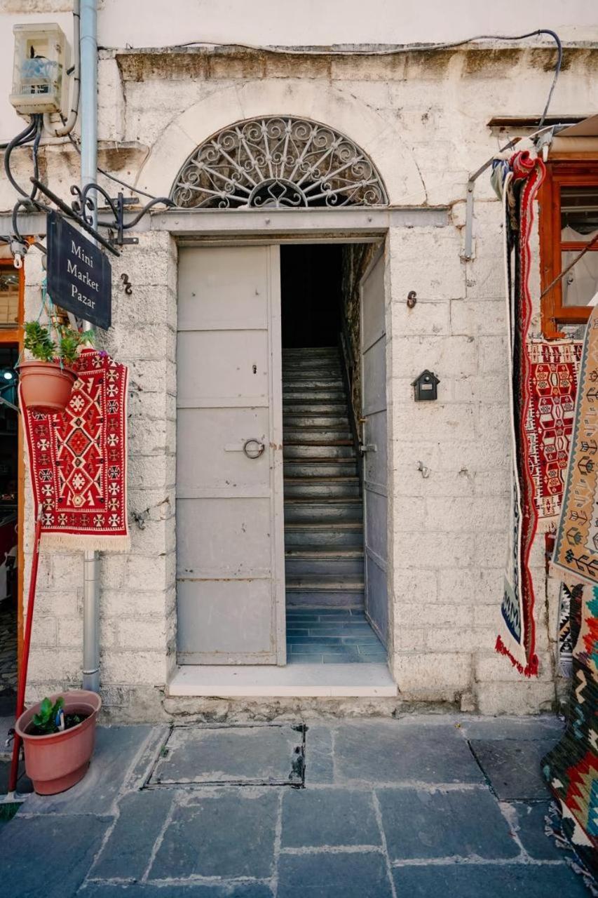 Old Well Bazaar