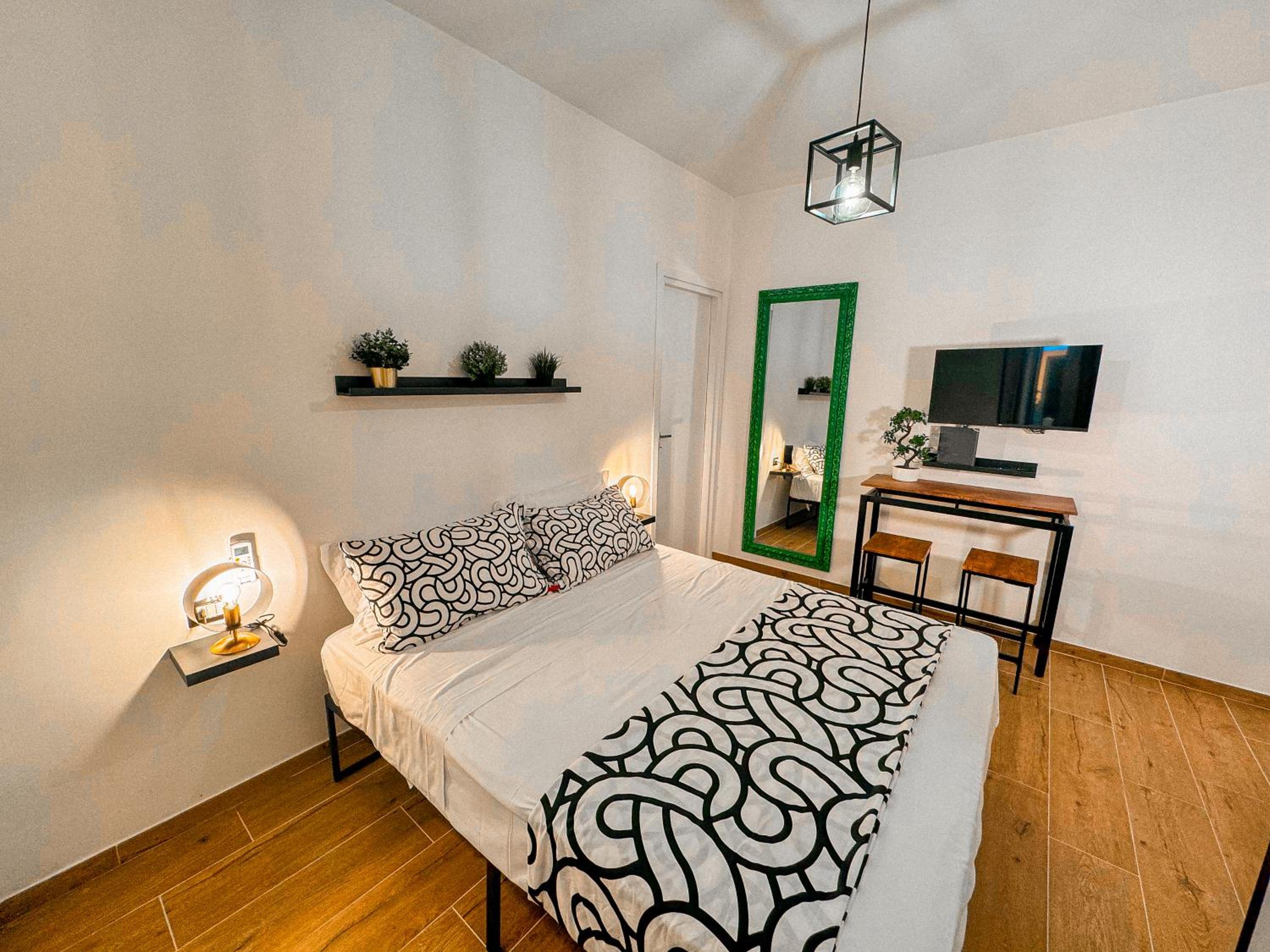 The Quarters Naples Apartments