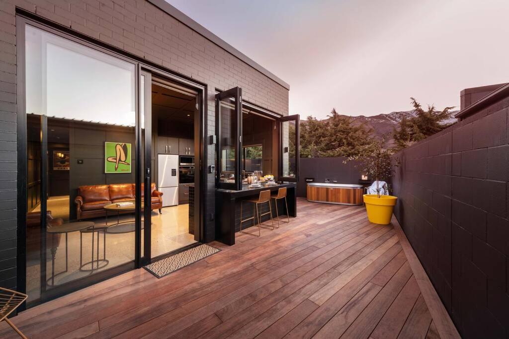 Hotel Yellow Pots Apartments, Luxurious Outdoor Bath