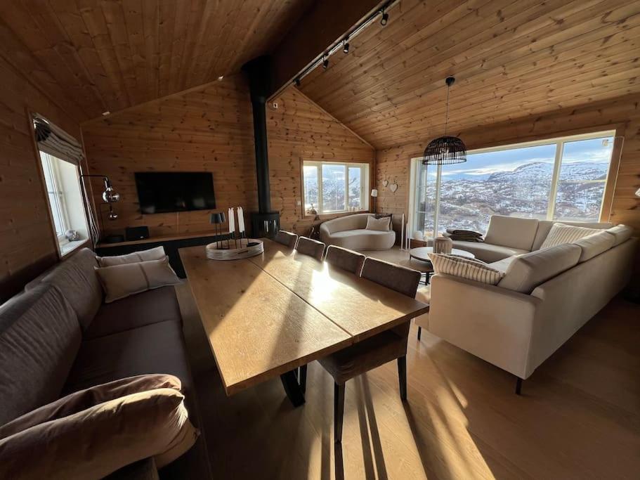 Fantastic view, great holiday house with sauna in Sirdal