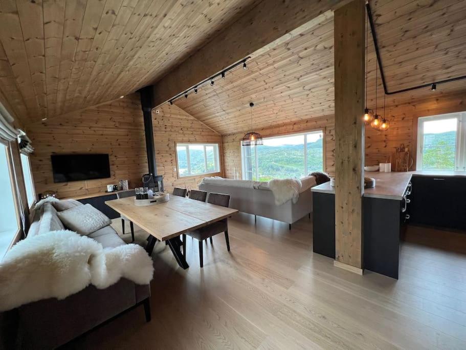 Fantastic view, great holiday house with sauna in Sirdal
