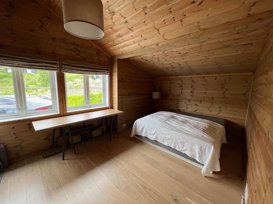 Fantastic view, great holiday house with sauna in Sirdal